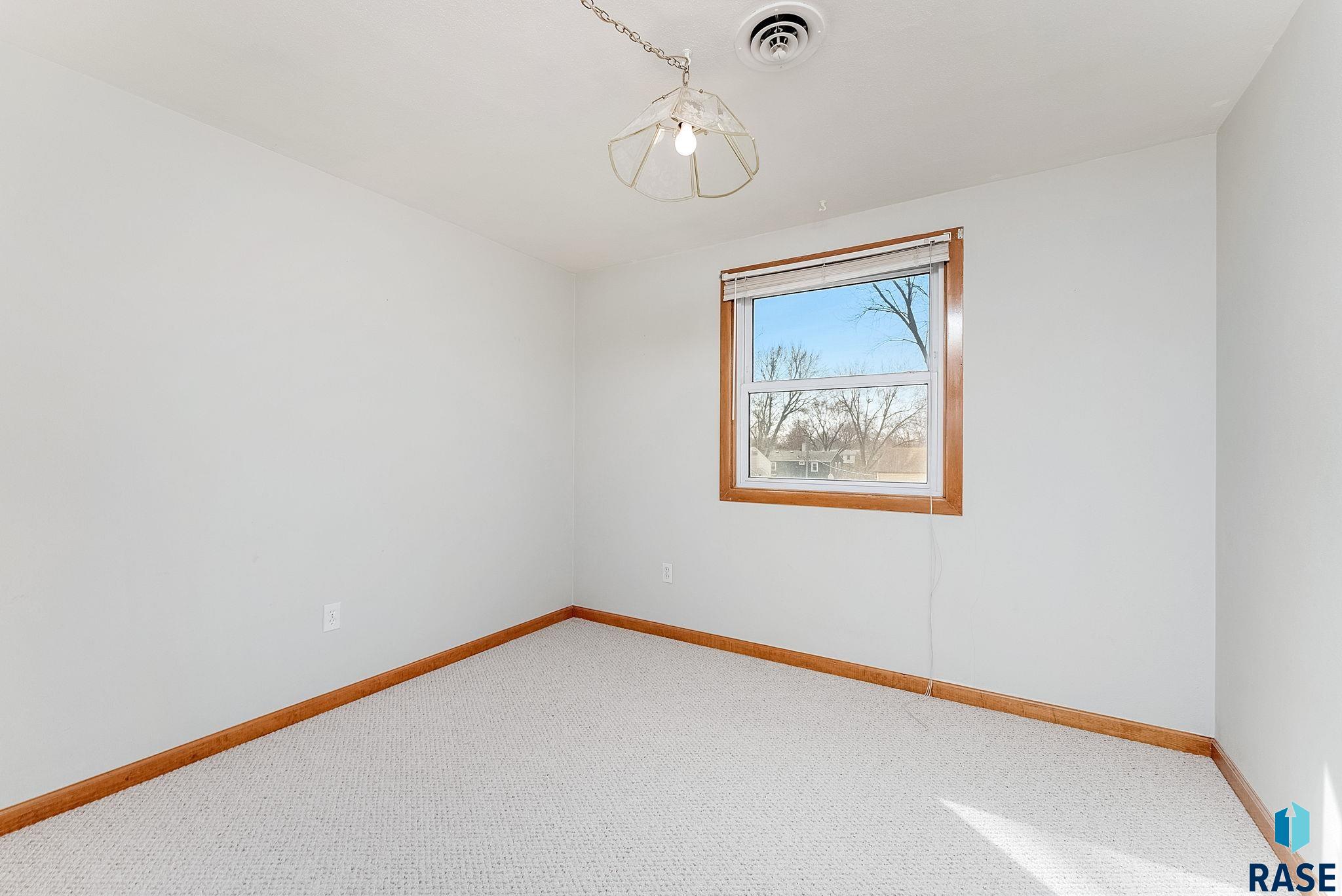 property viewer photo 10
