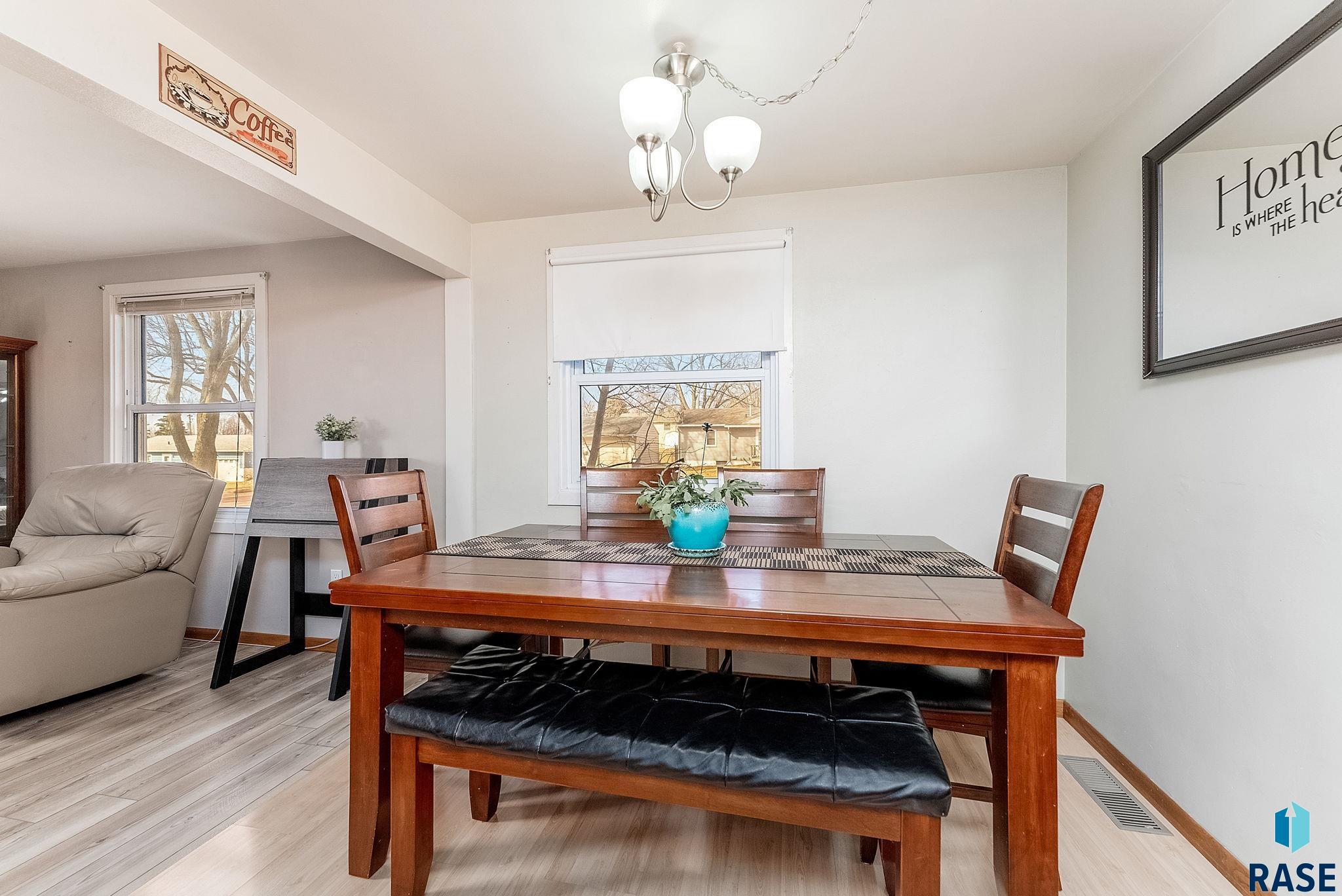 property viewer photo 2