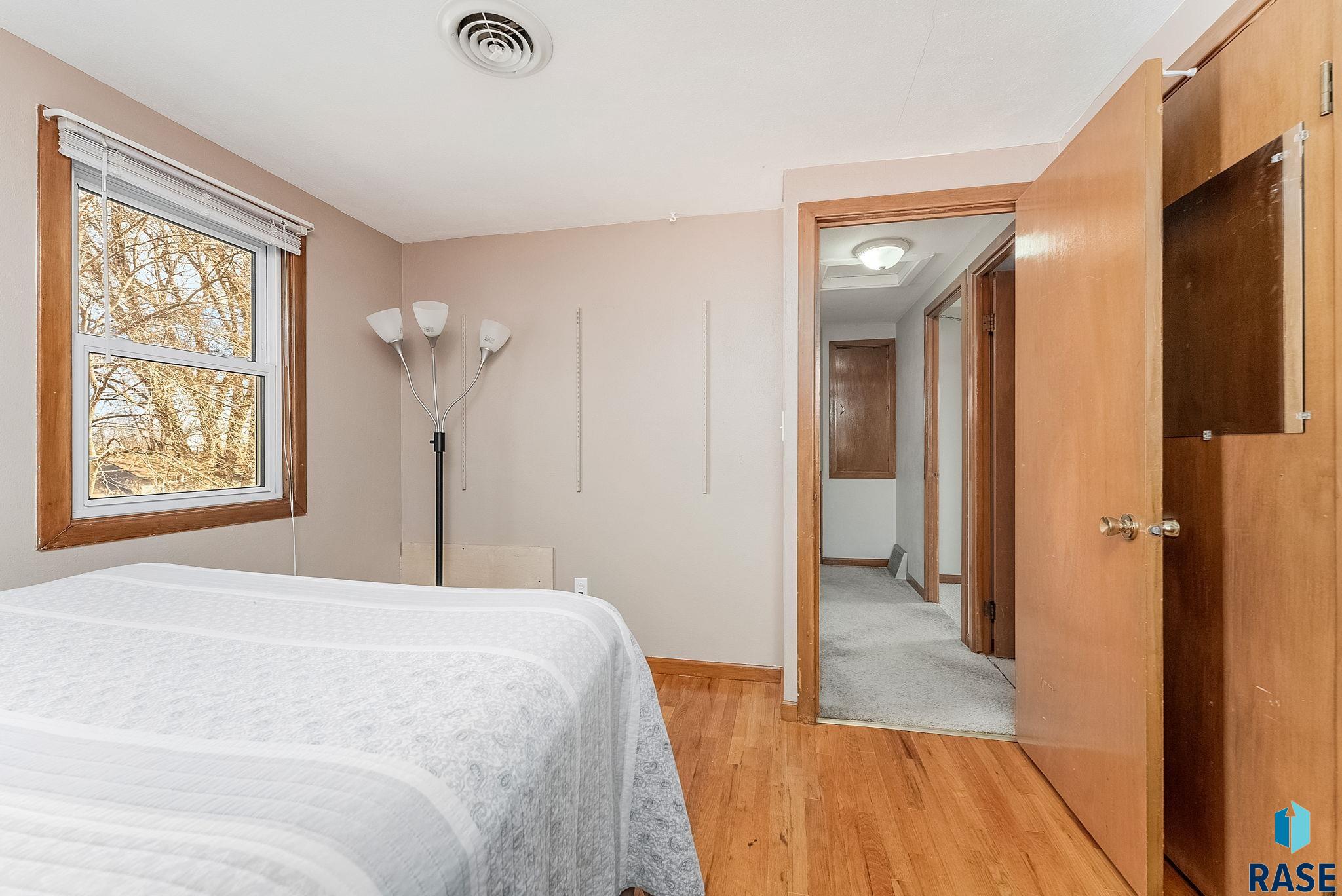 property viewer photo 4
