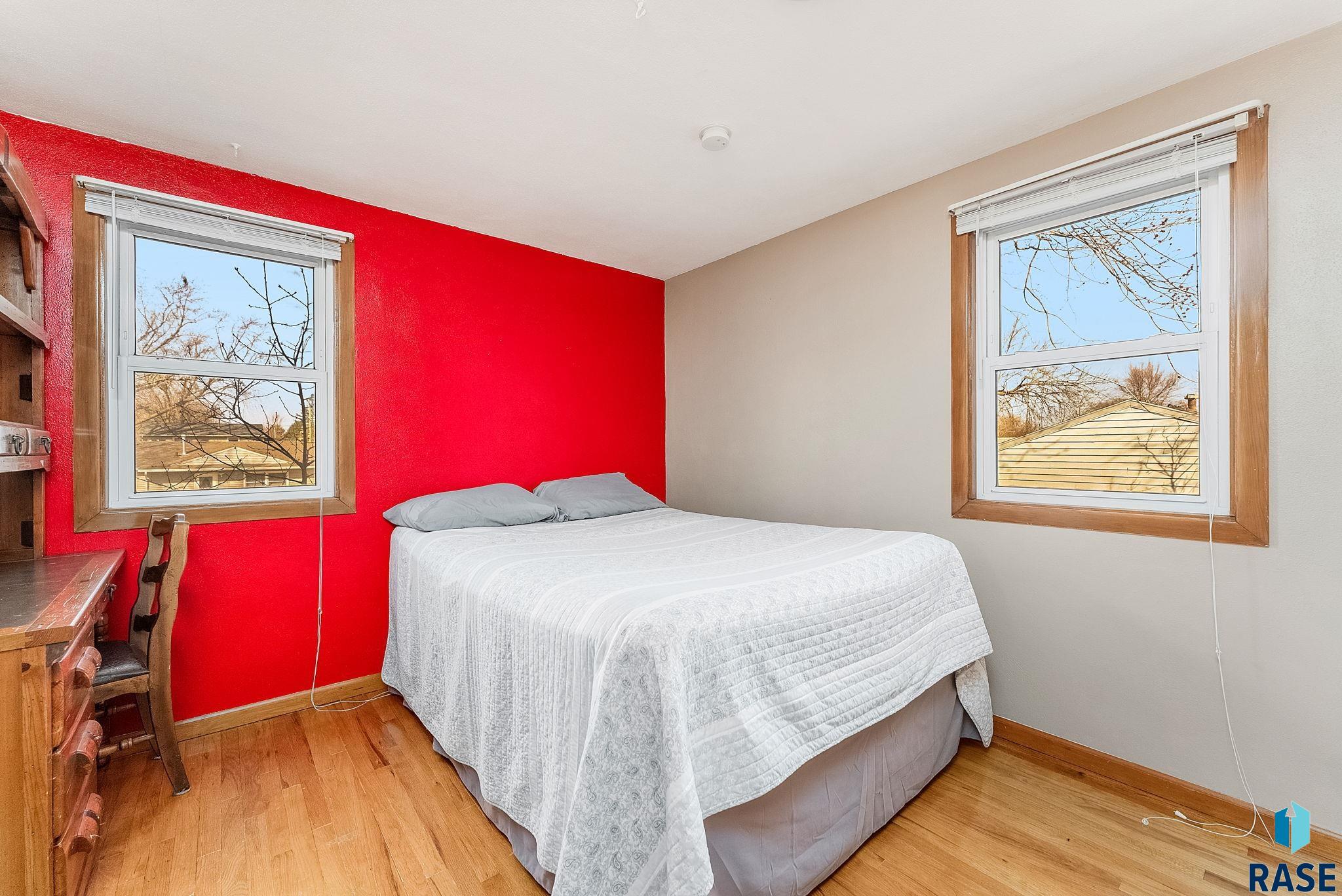 property viewer photo 9