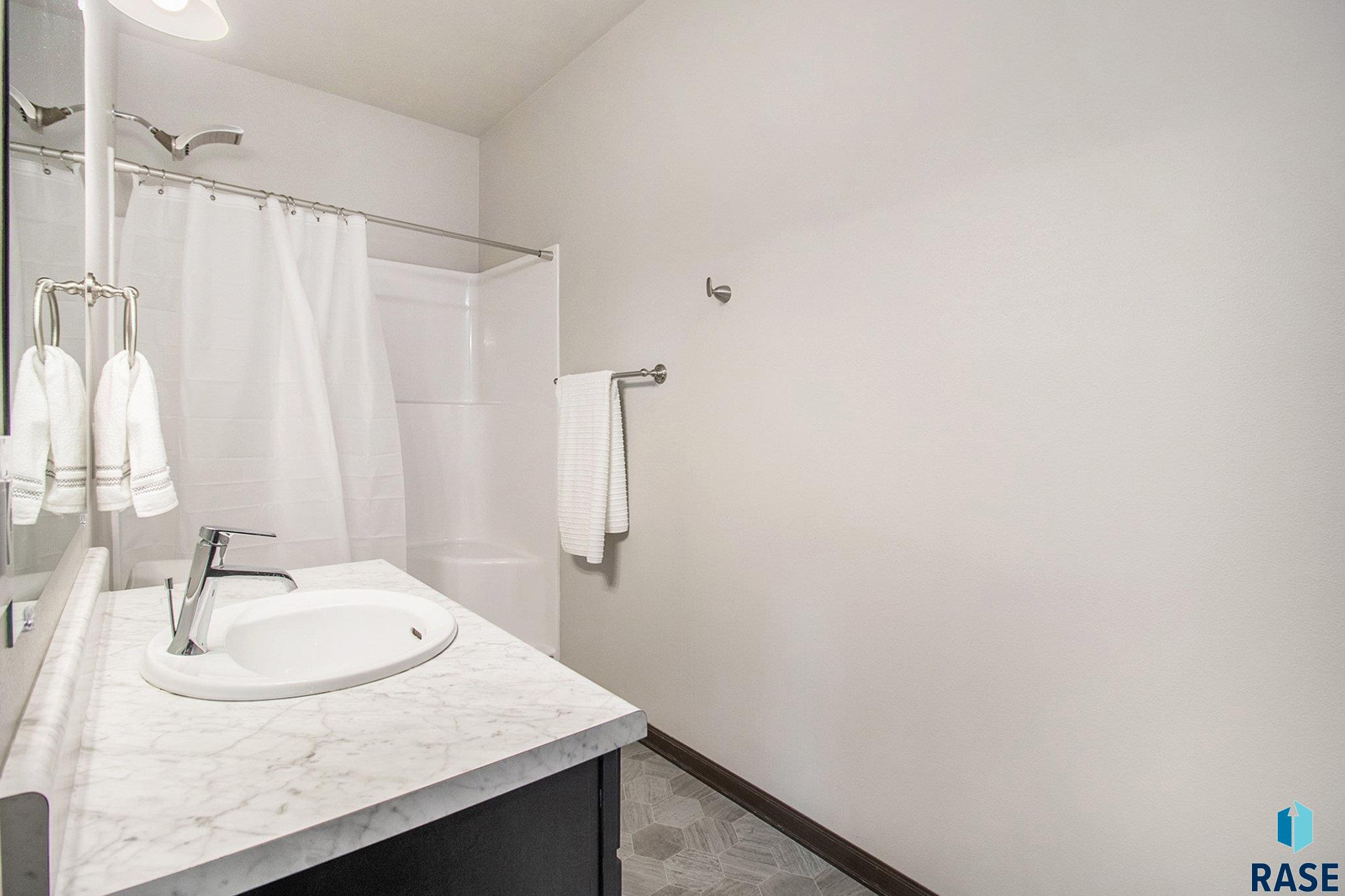 property viewer photo 17
