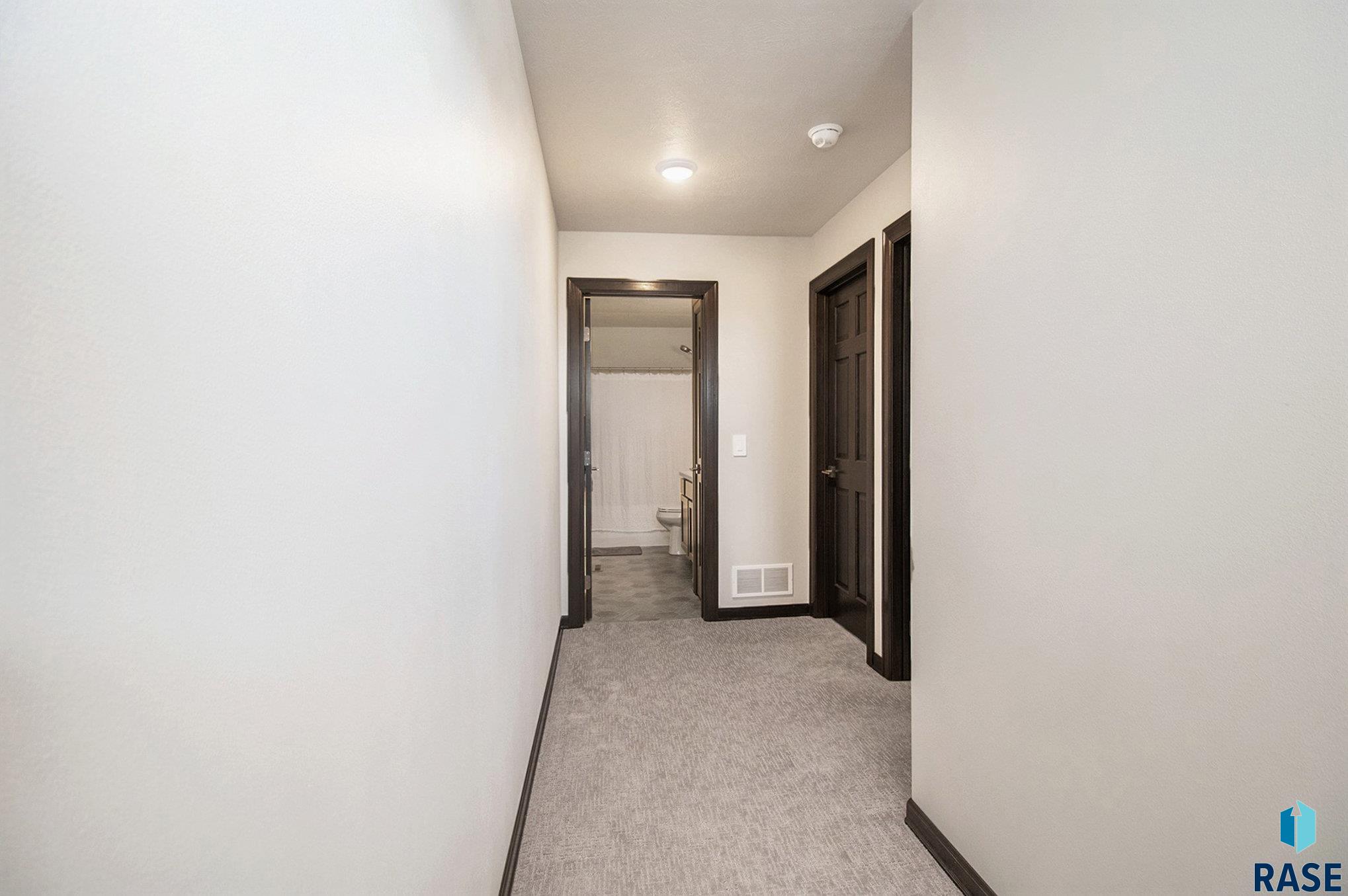 property viewer photo 18