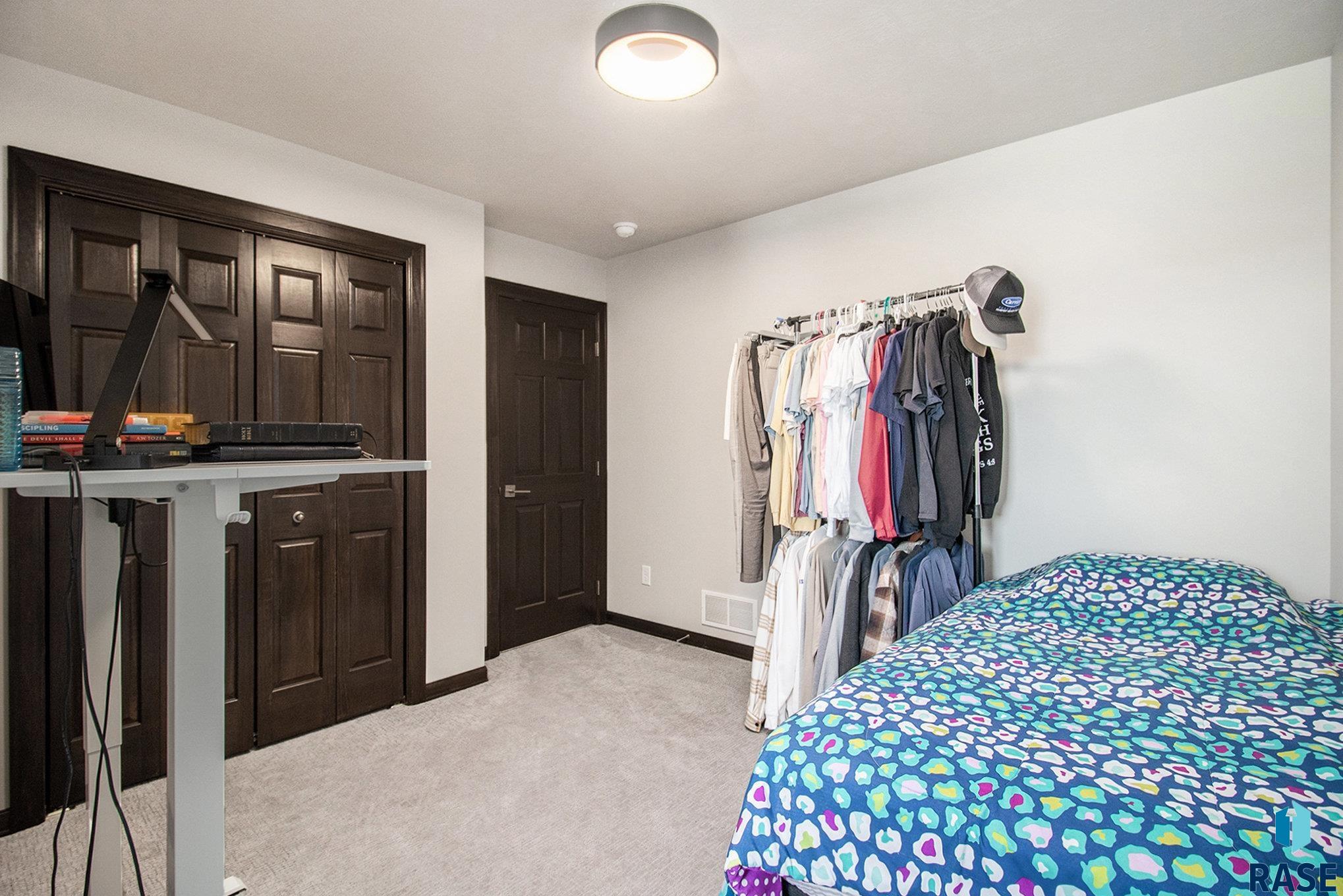 property viewer photo 24
