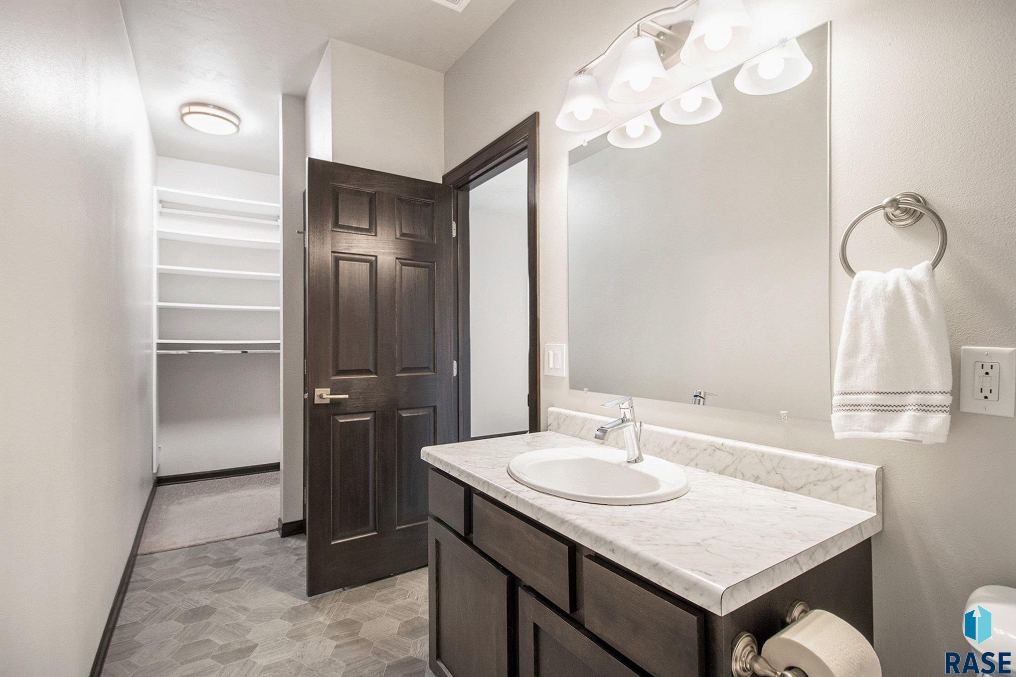 property viewer photo 26