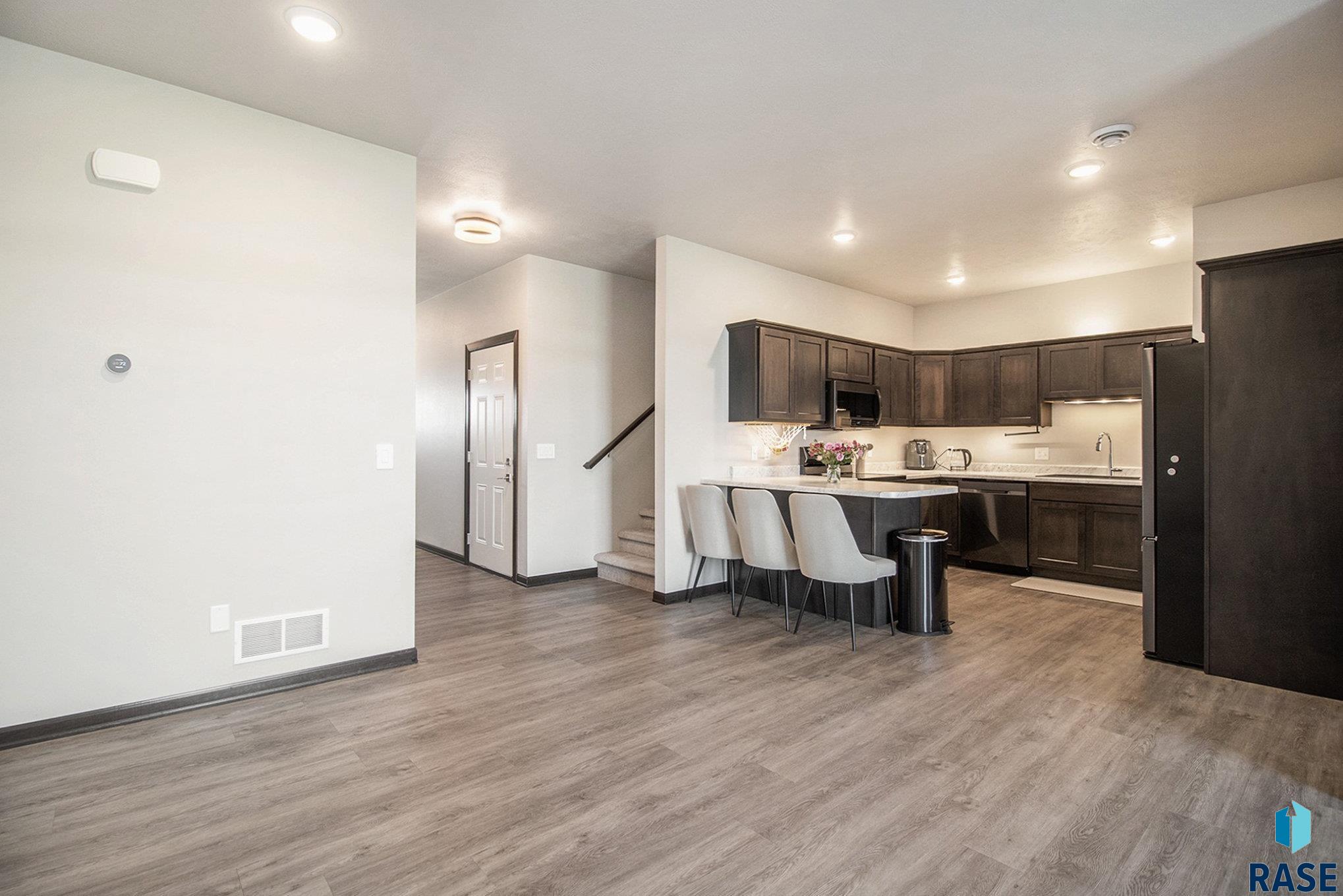 property viewer photo 9
