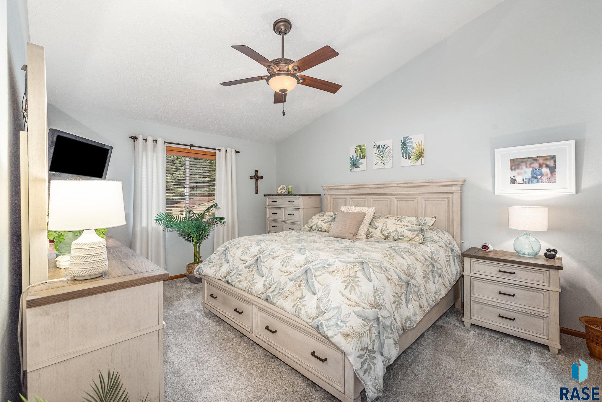 property viewer photo 12