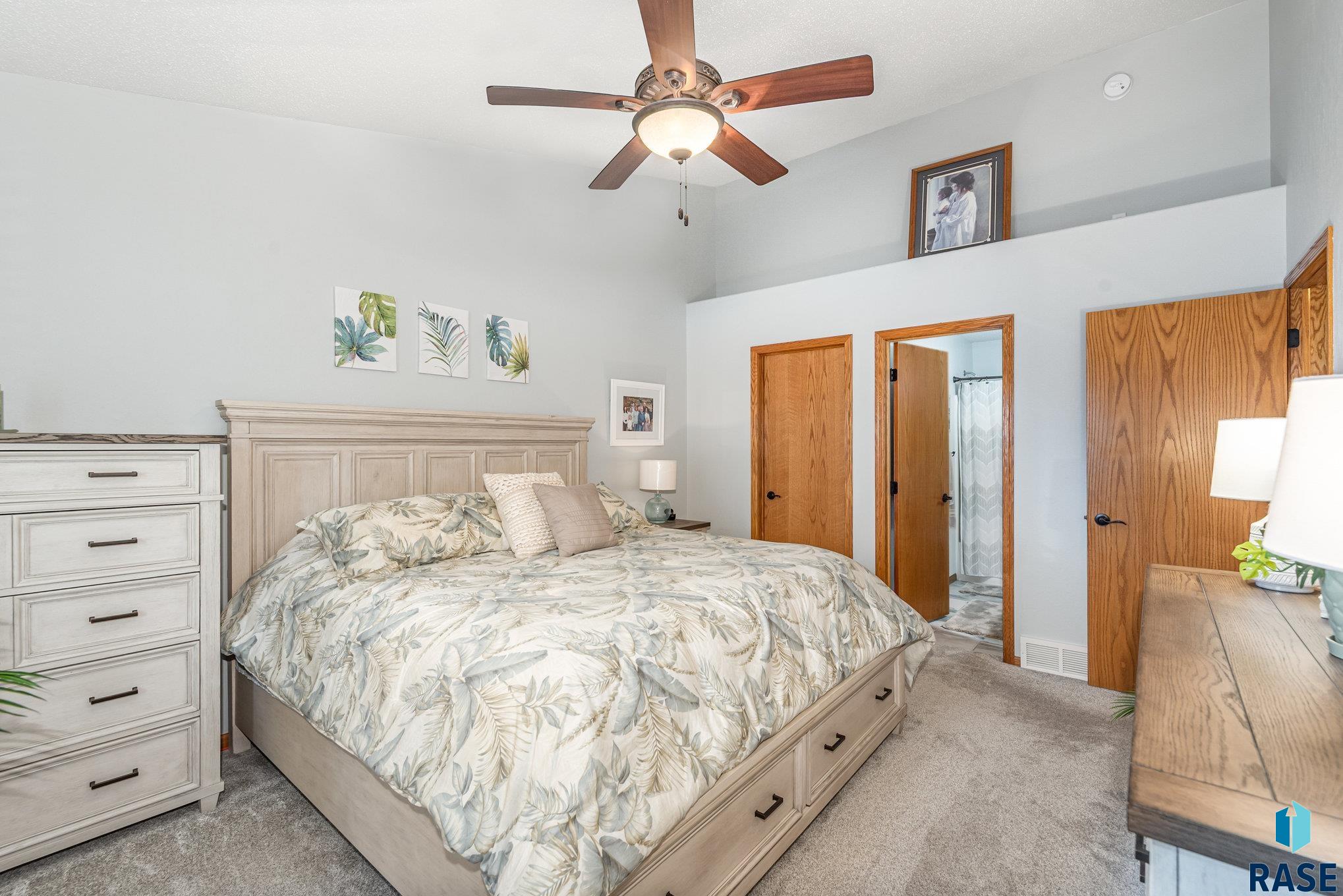 property viewer photo 13