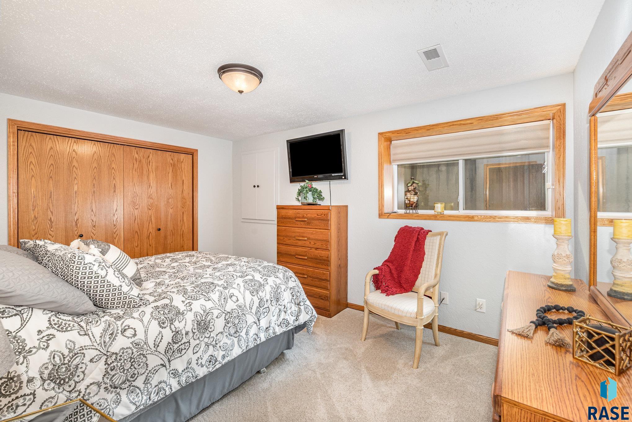 property viewer photo 24