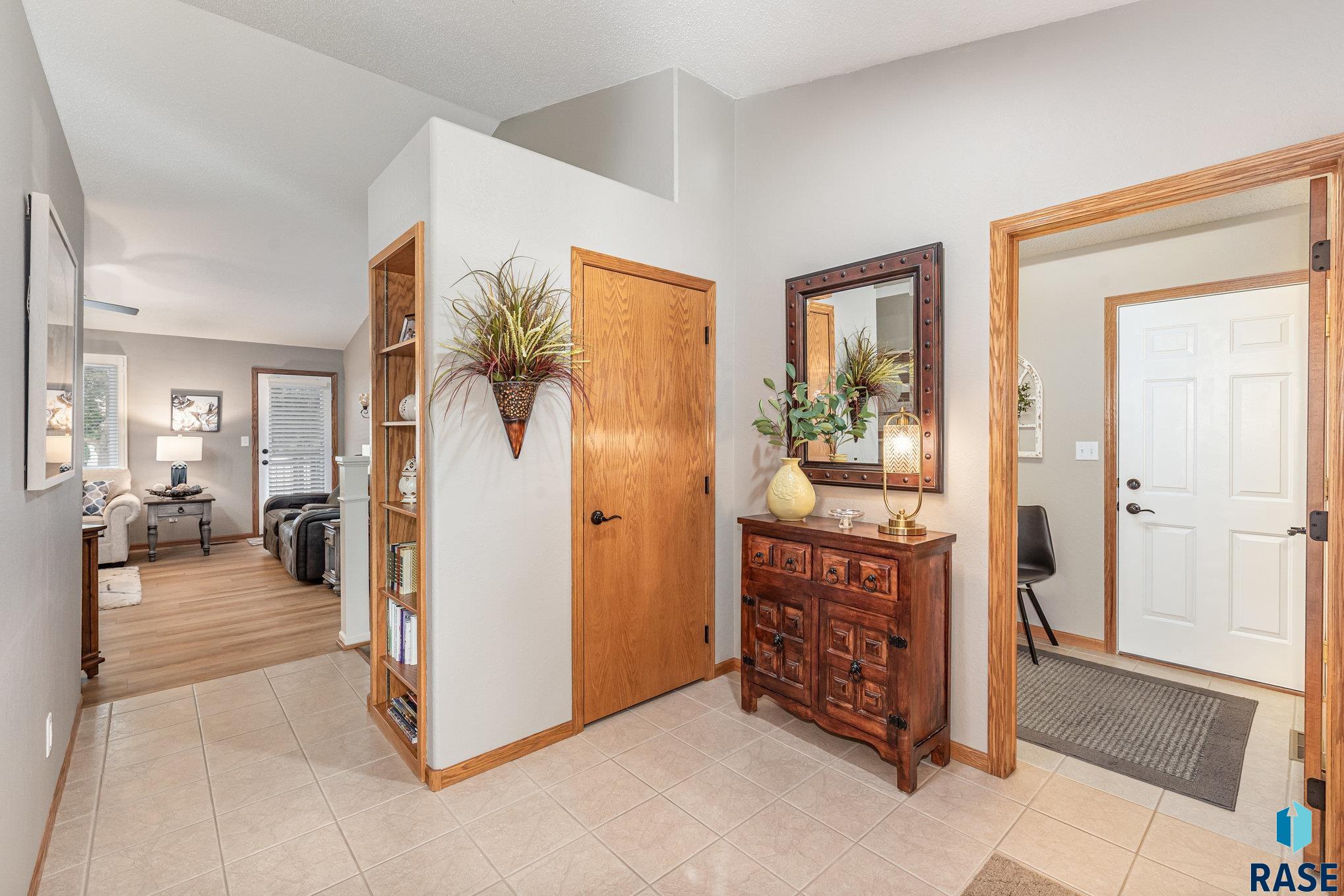 property viewer photo 3