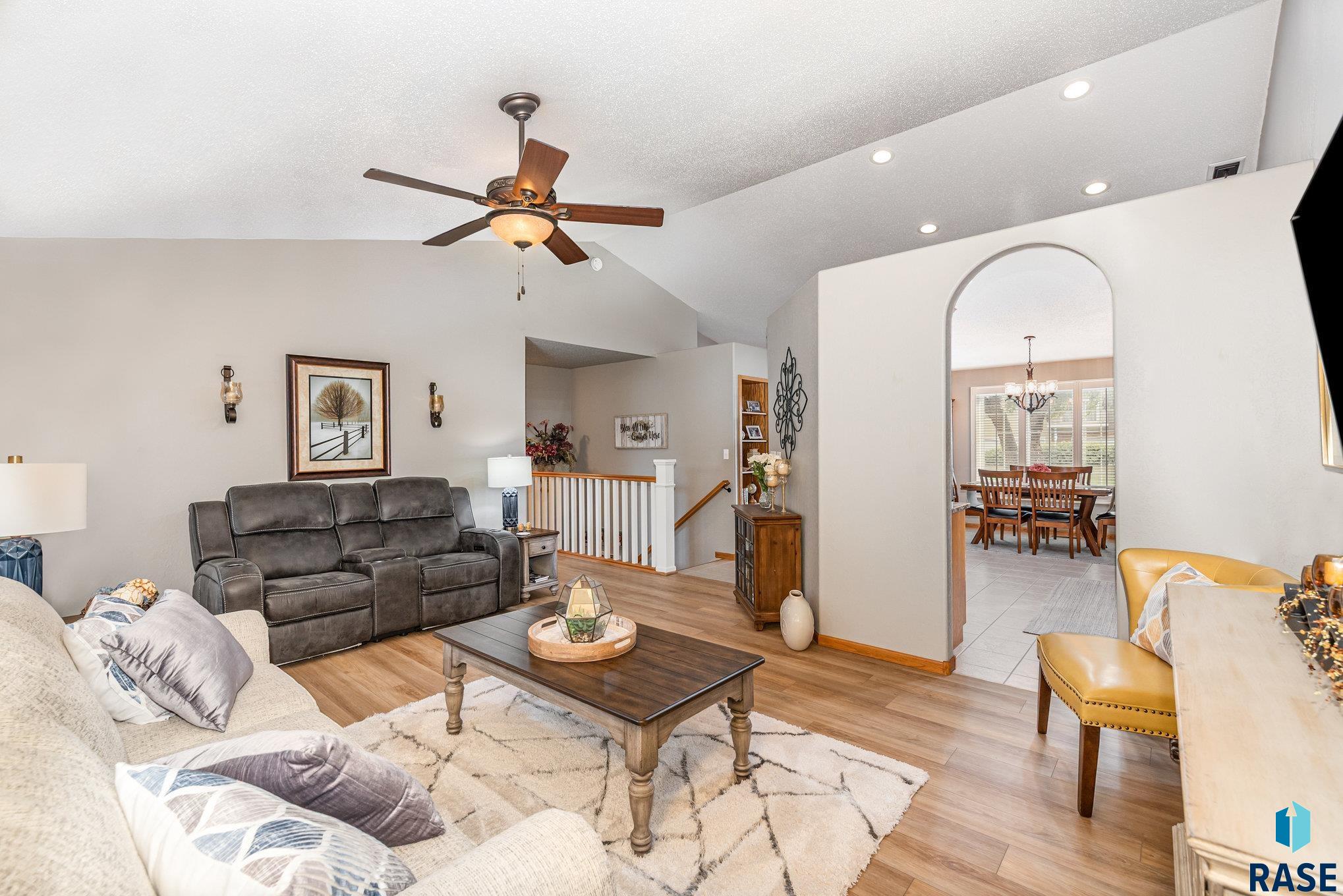 property viewer photo 6