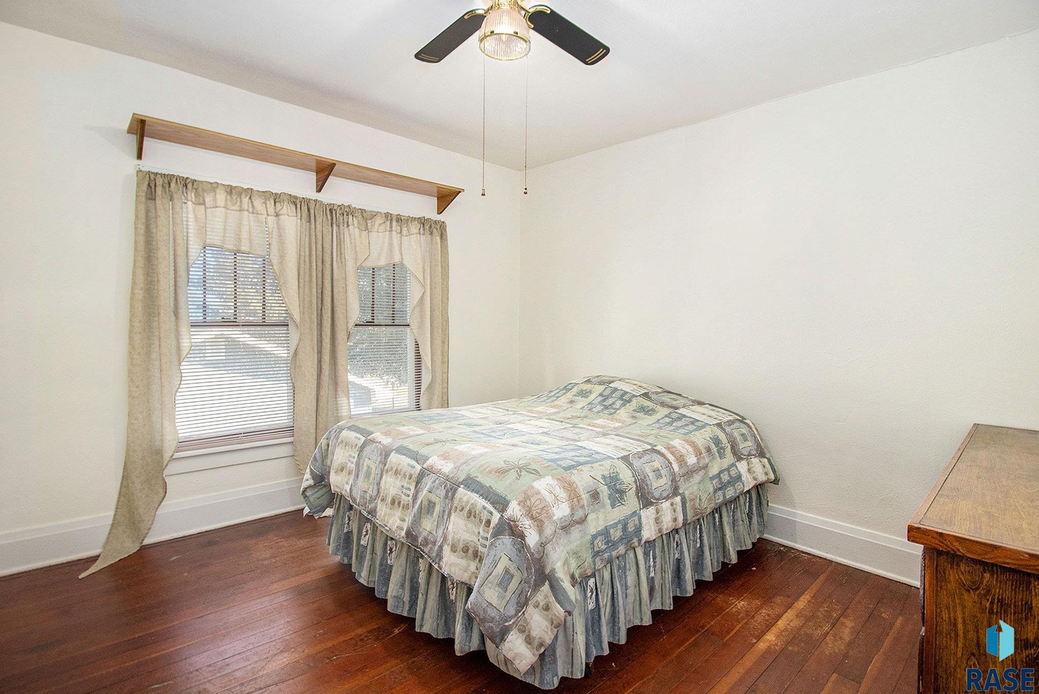 property viewer photo 12