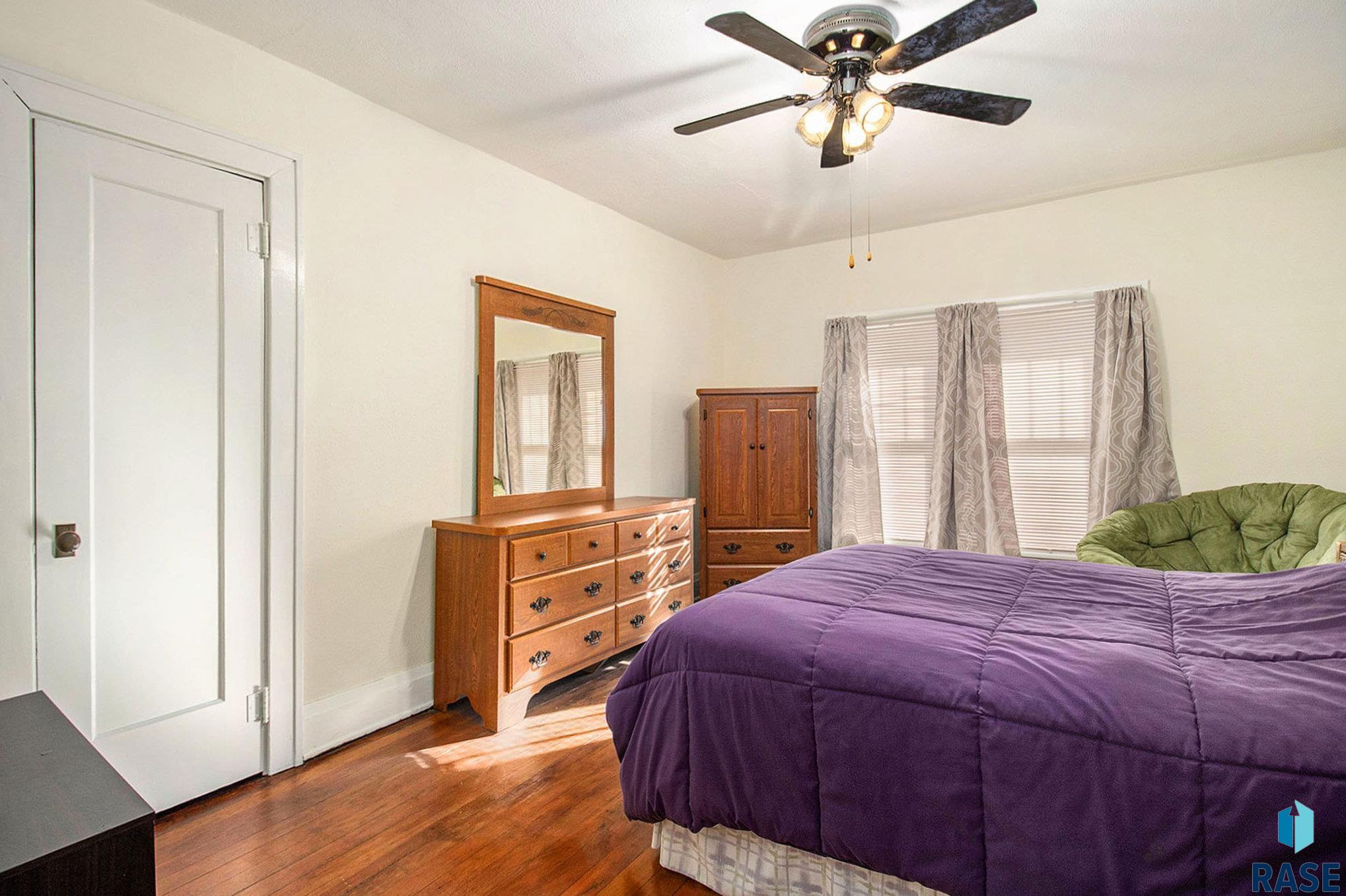 property viewer photo 15