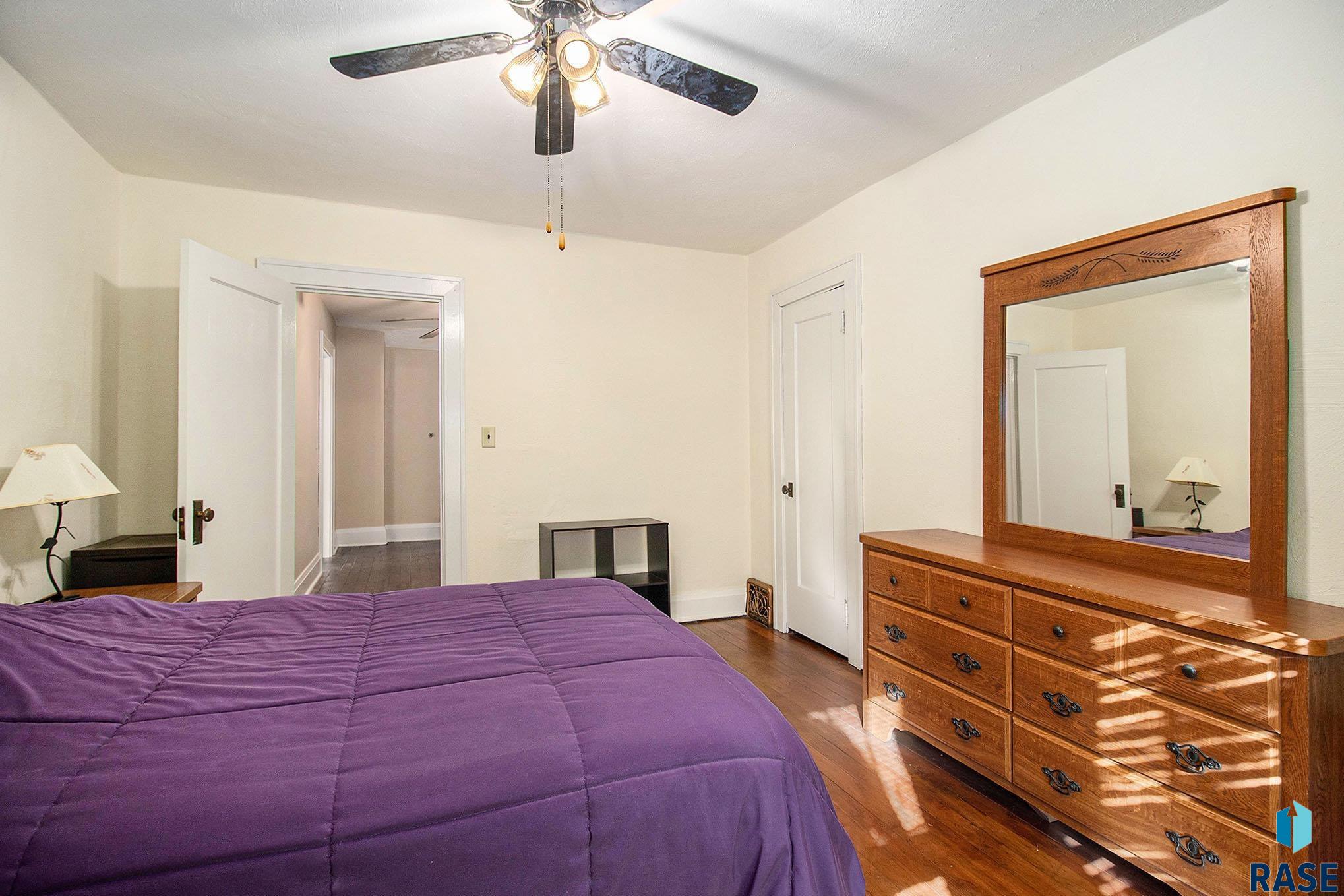 property viewer photo 16