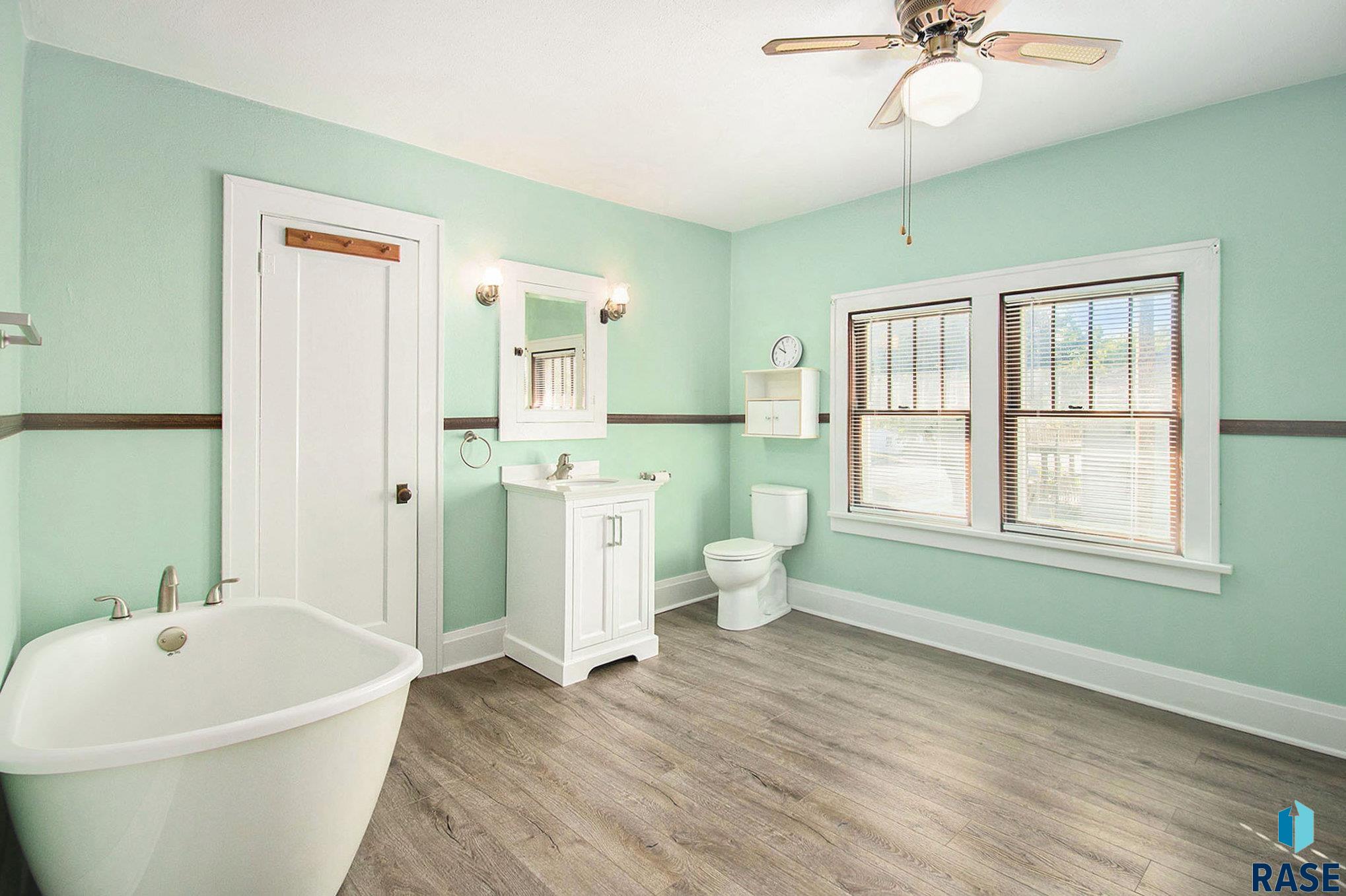 property viewer photo 18