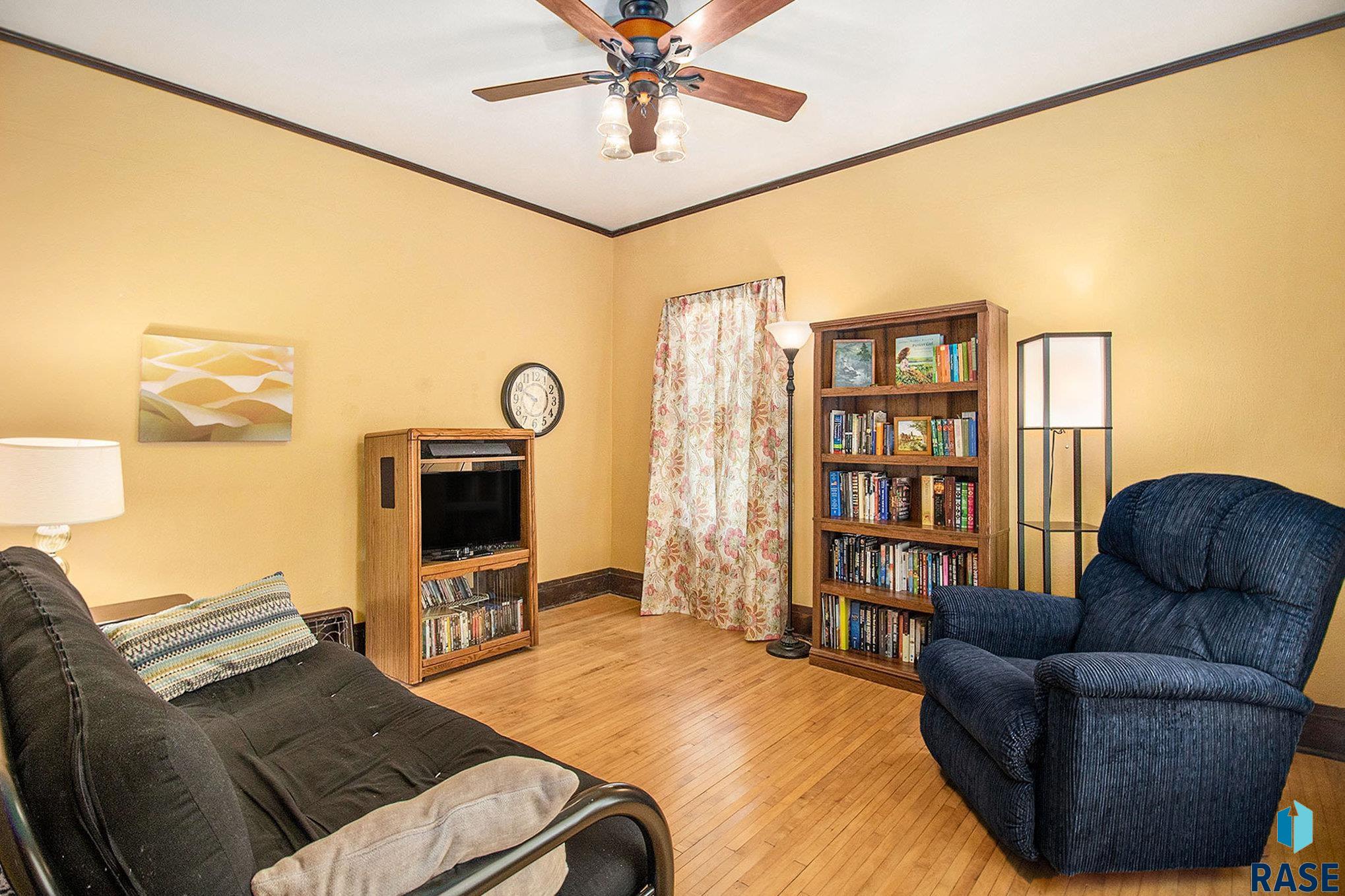 property viewer photo 2