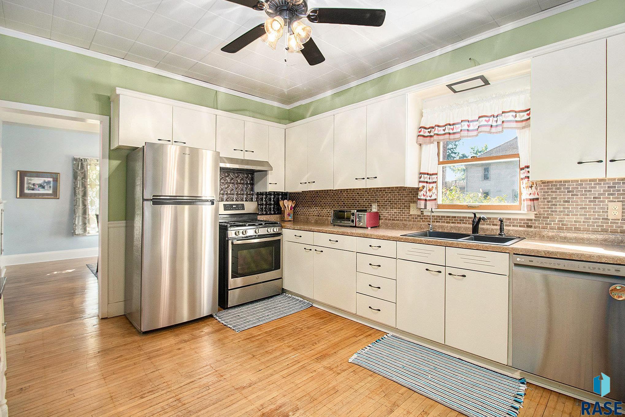 property viewer photo 7