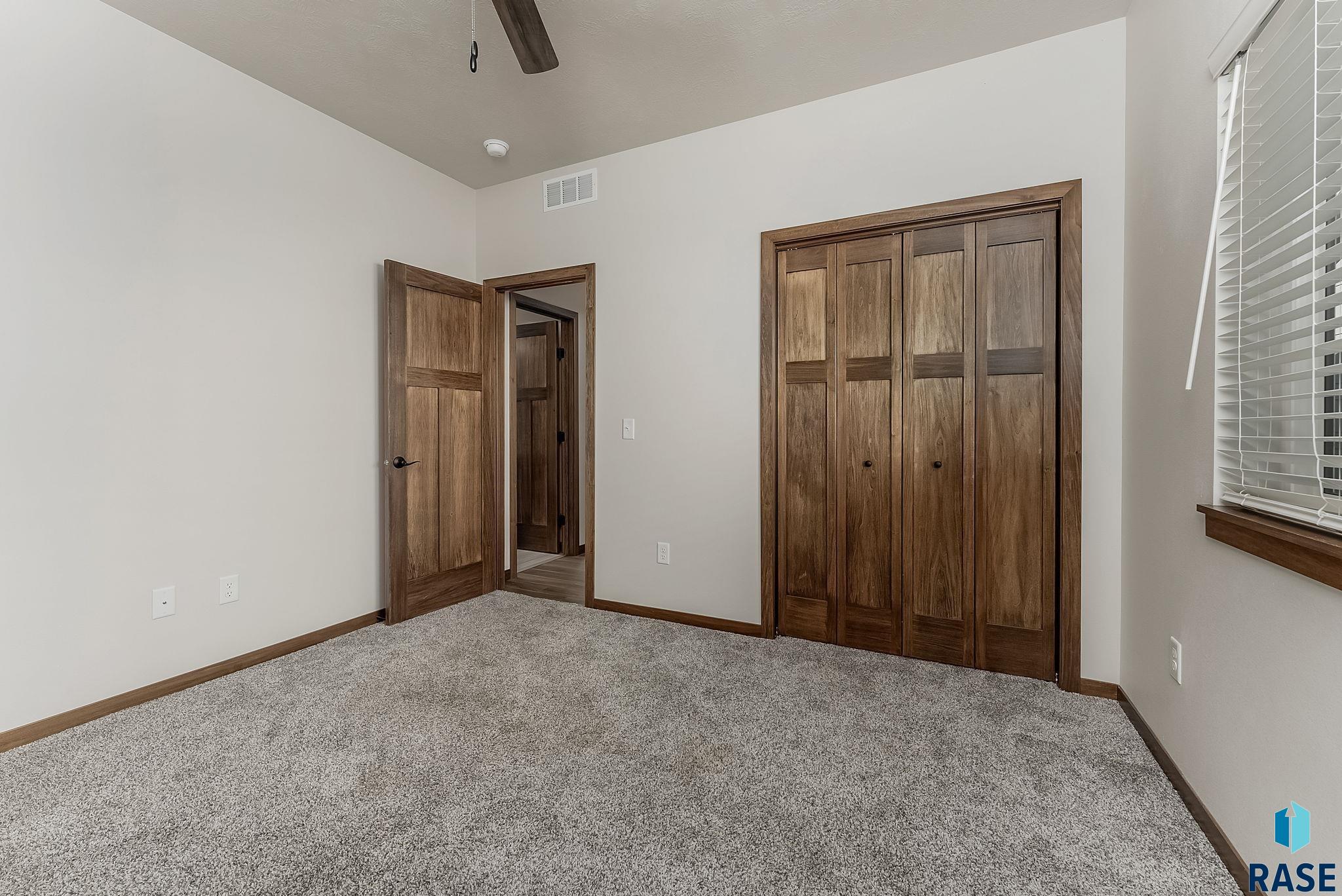 property viewer photo 13