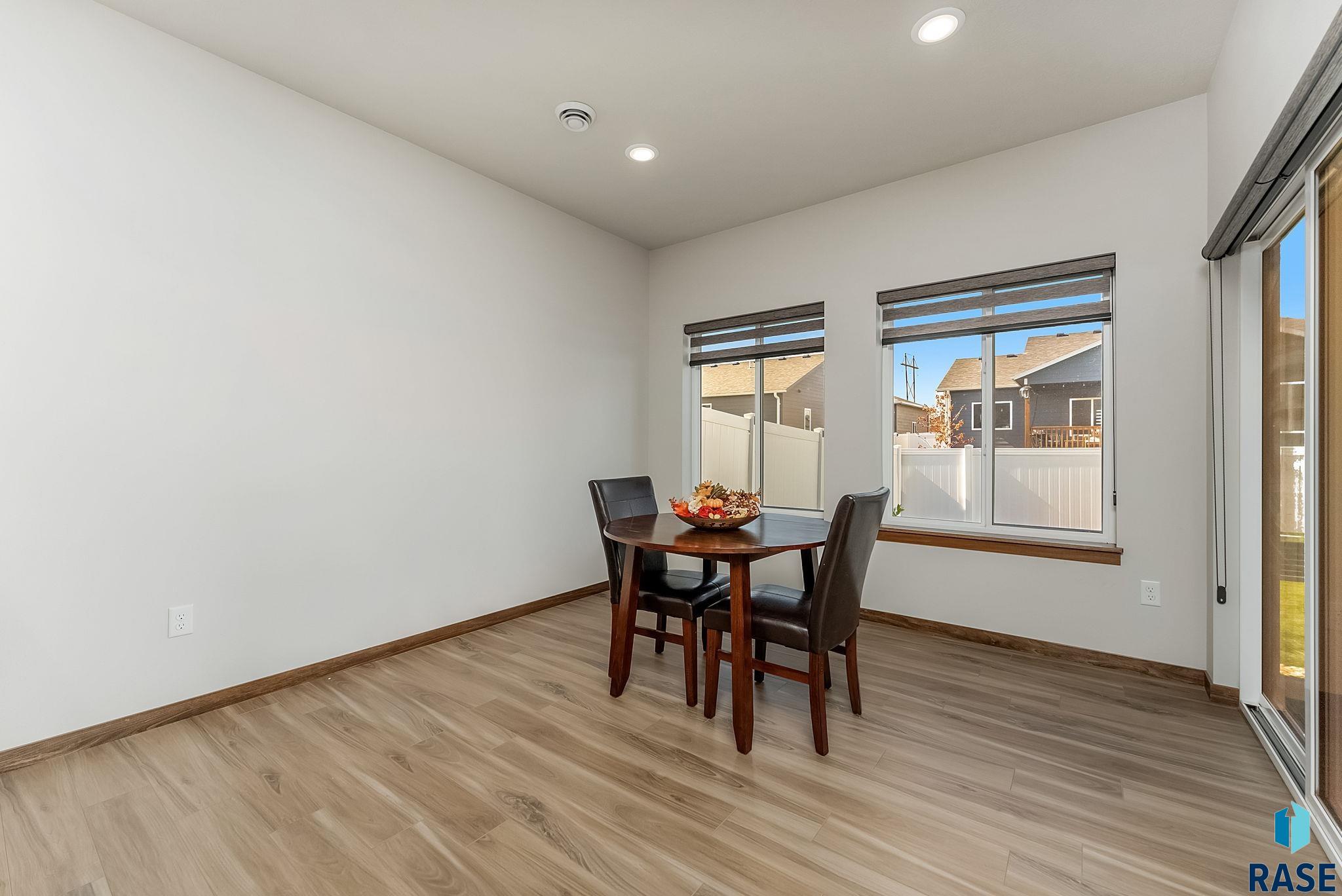 property viewer photo 4