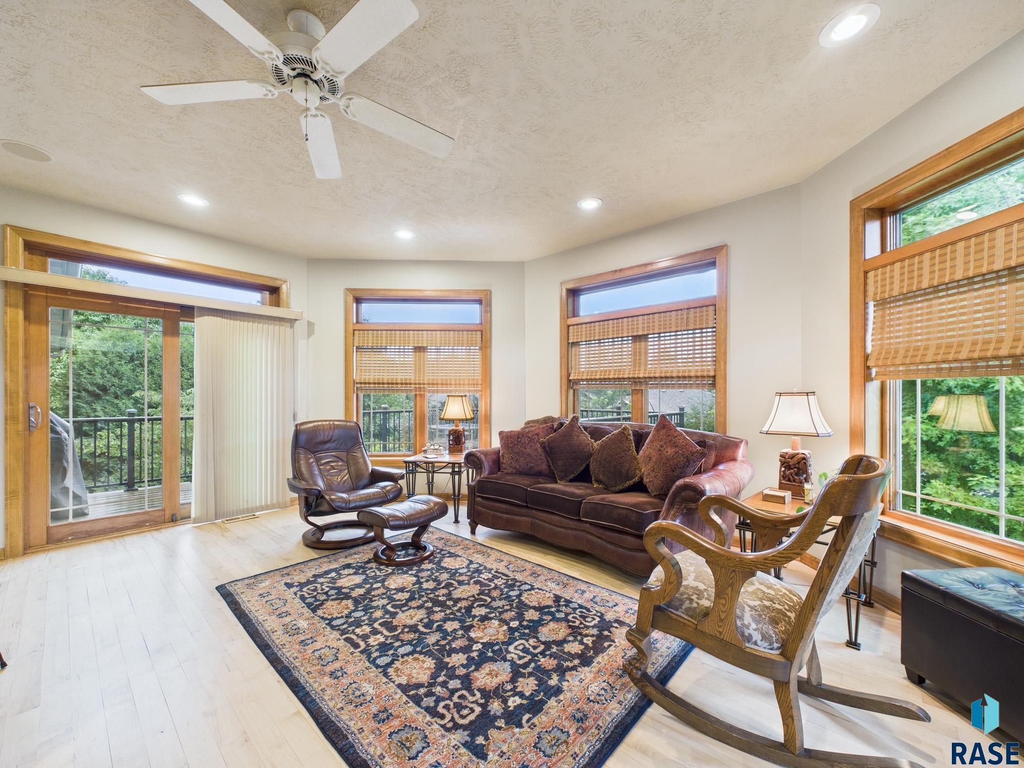 property viewer photo 19
