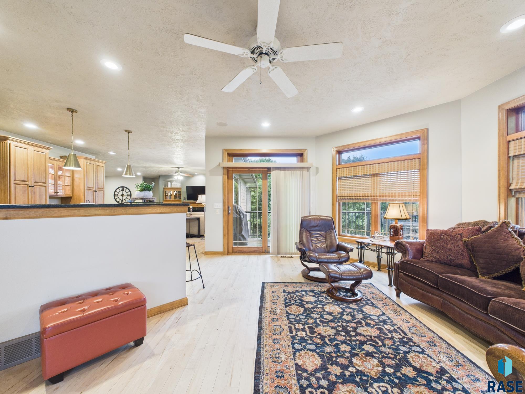 property viewer photo 20