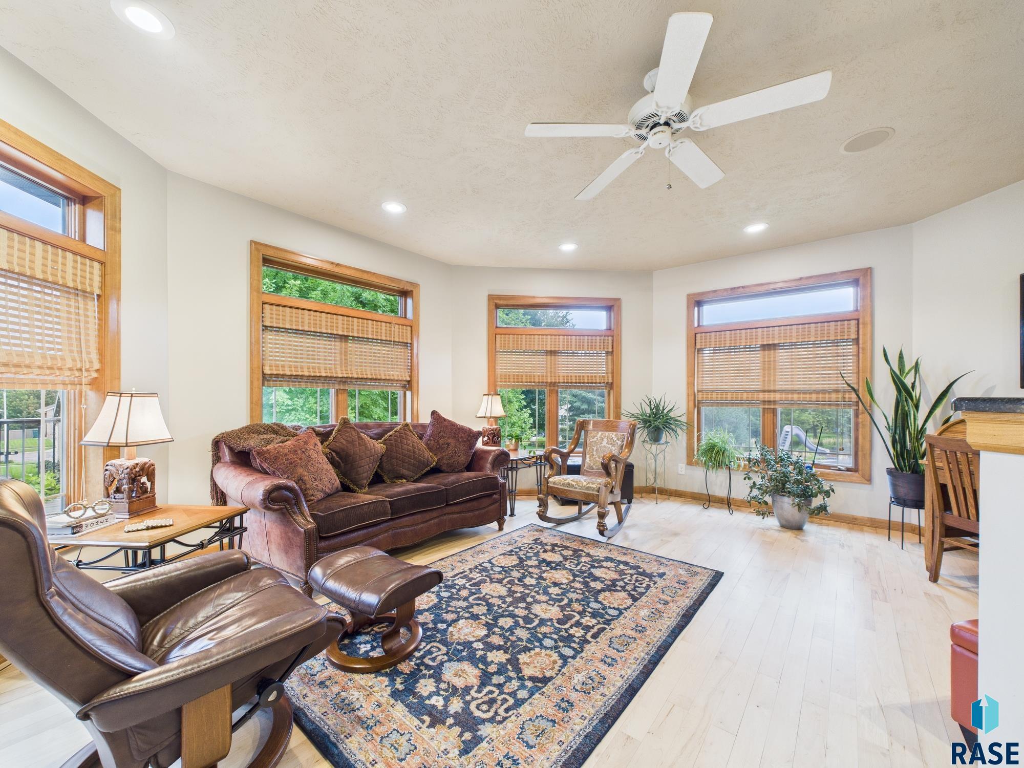 property viewer photo 21