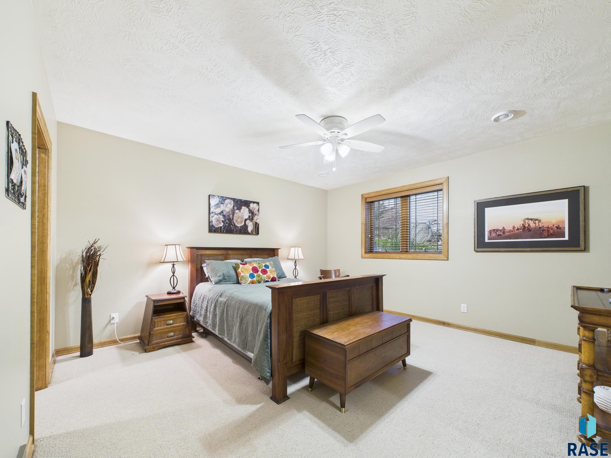 property viewer photo 23