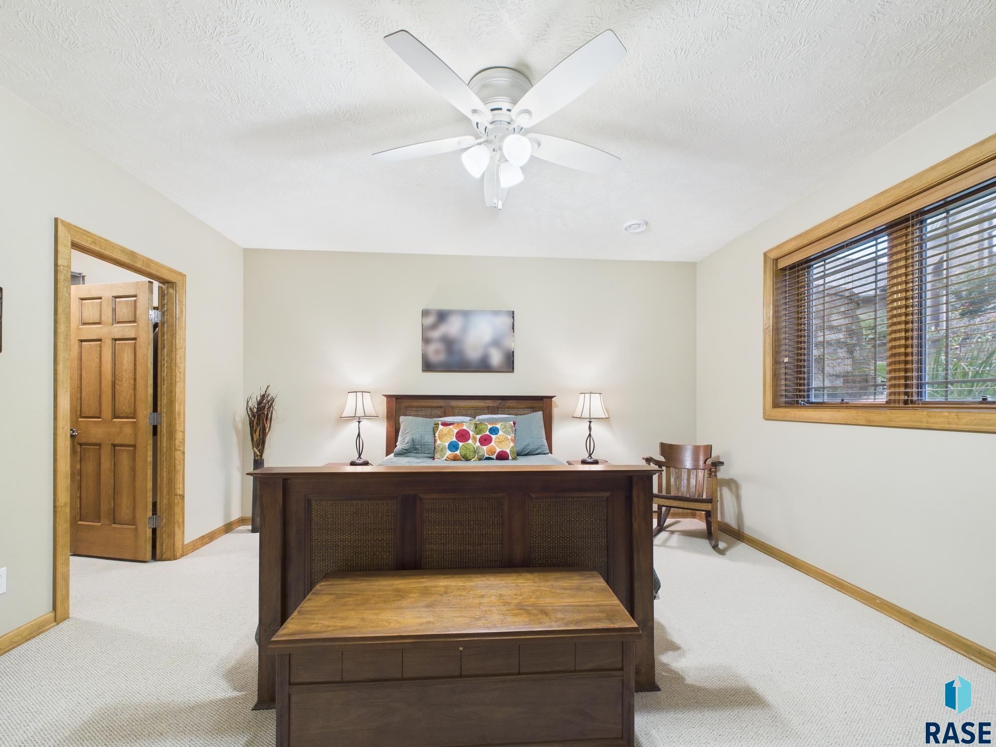 property viewer photo 24