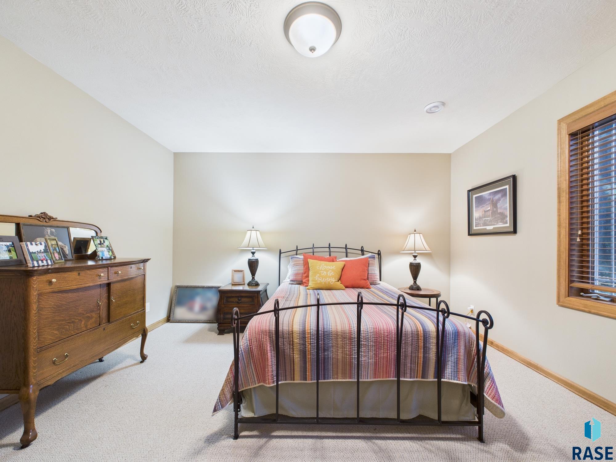 property viewer photo 28