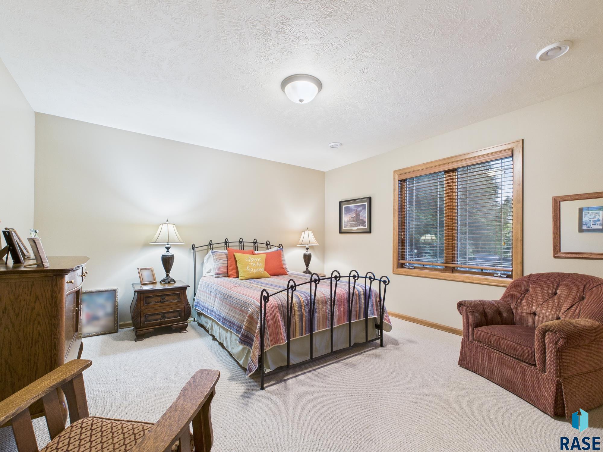 property viewer photo 29