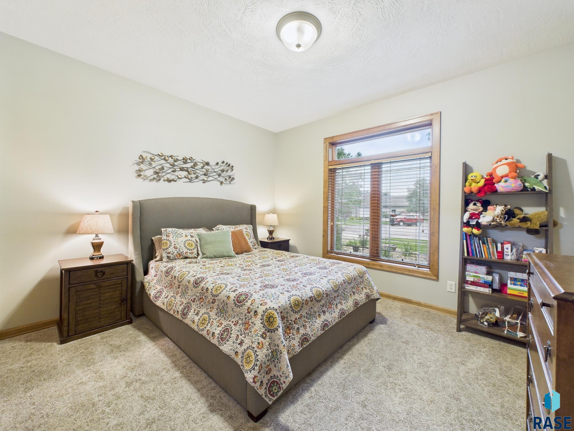 property viewer photo 34
