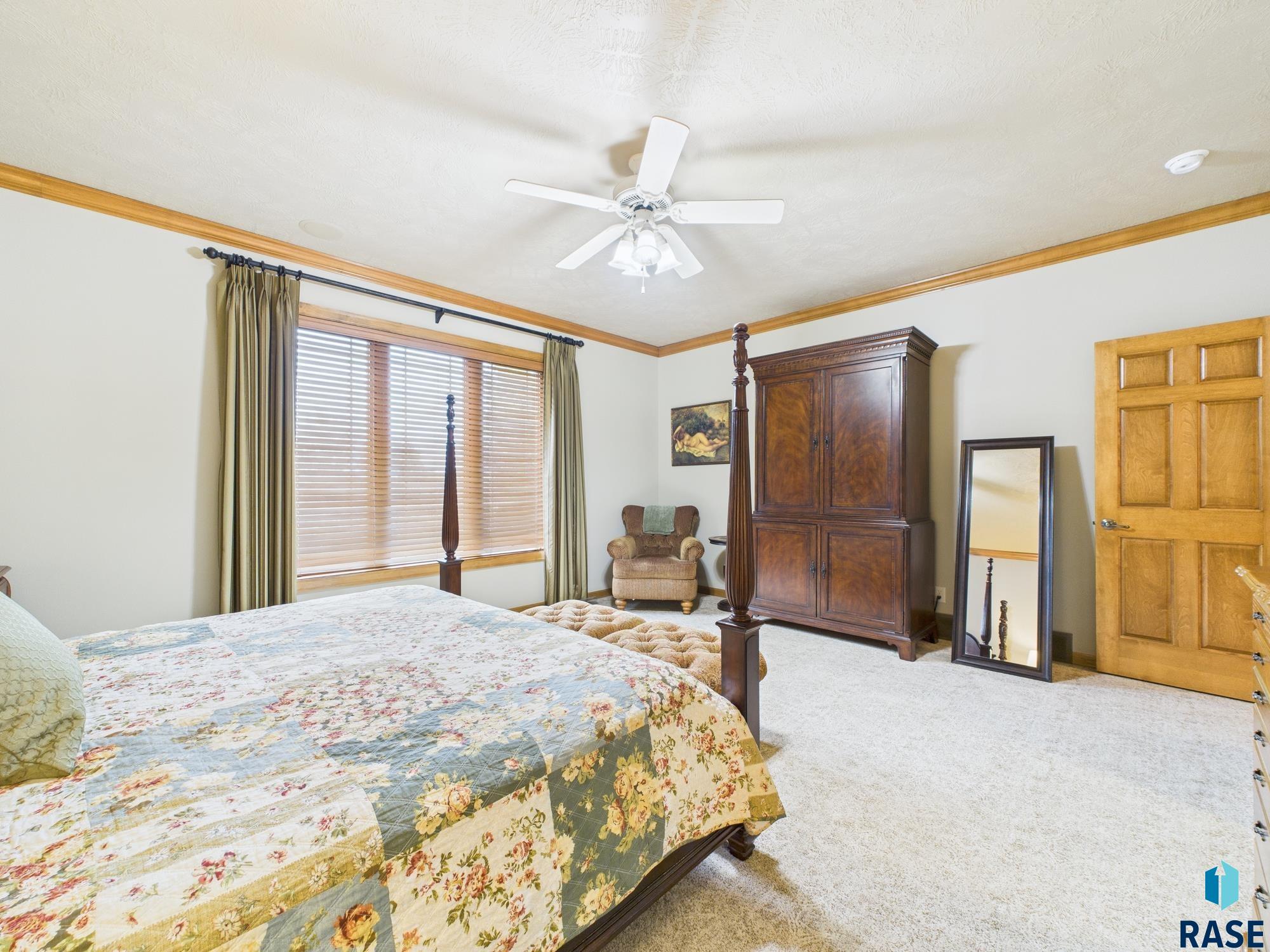 property viewer photo 36