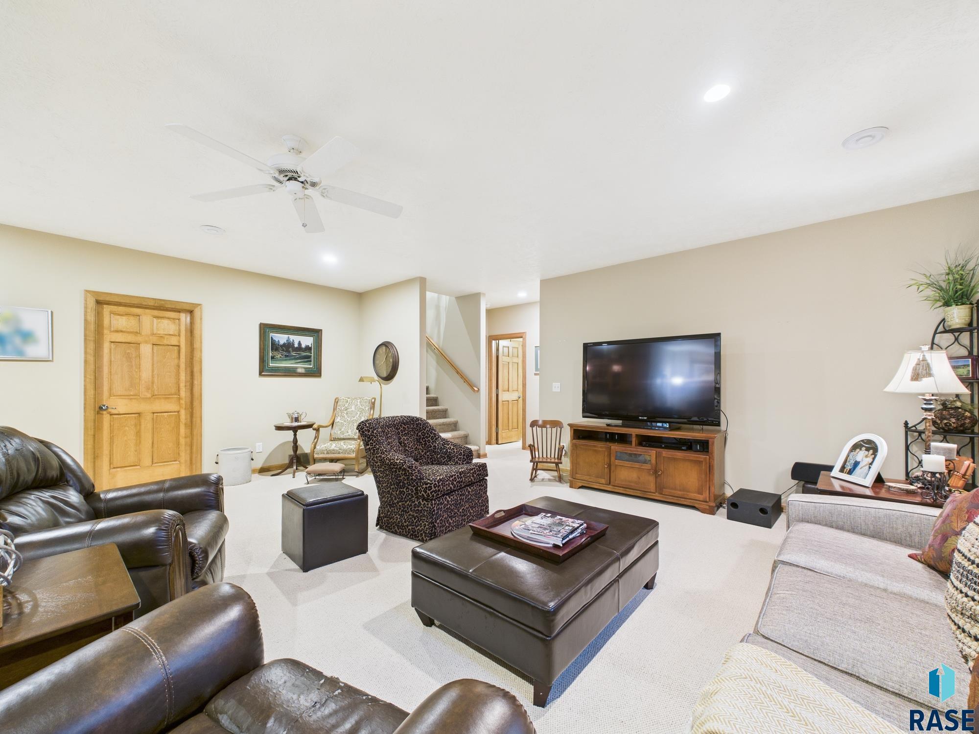 property viewer photo 45
