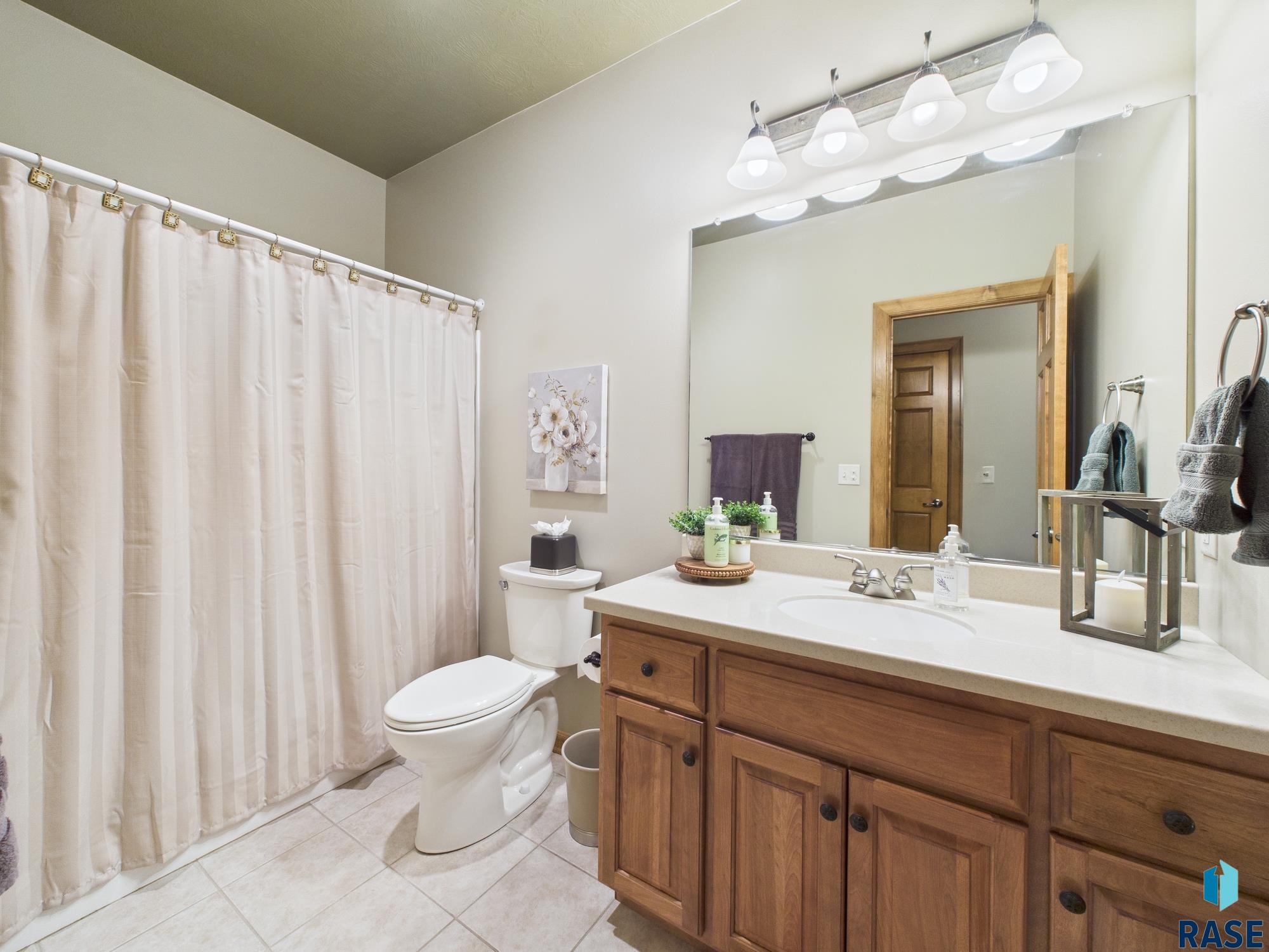 property viewer photo 49