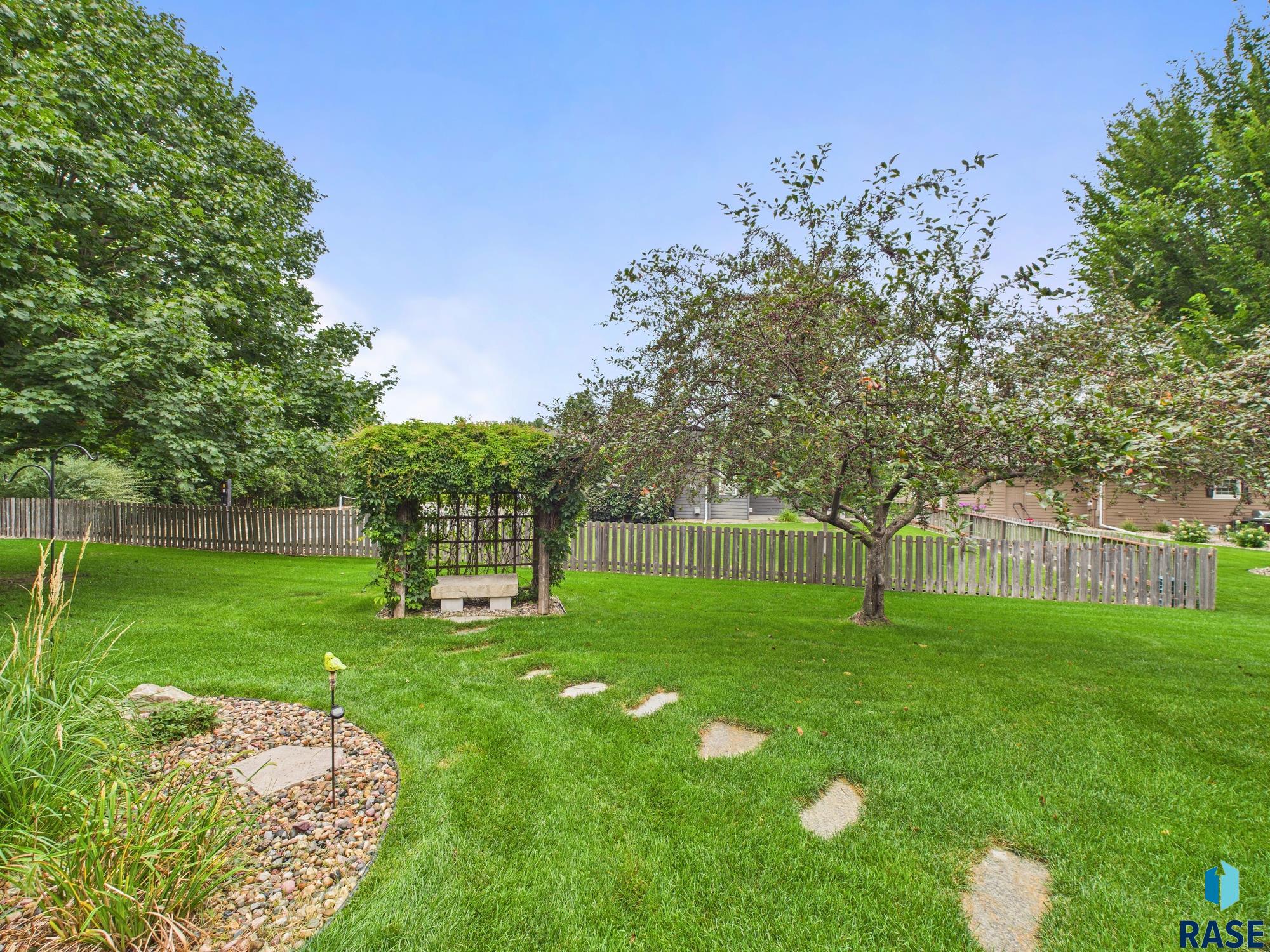property viewer photo 66