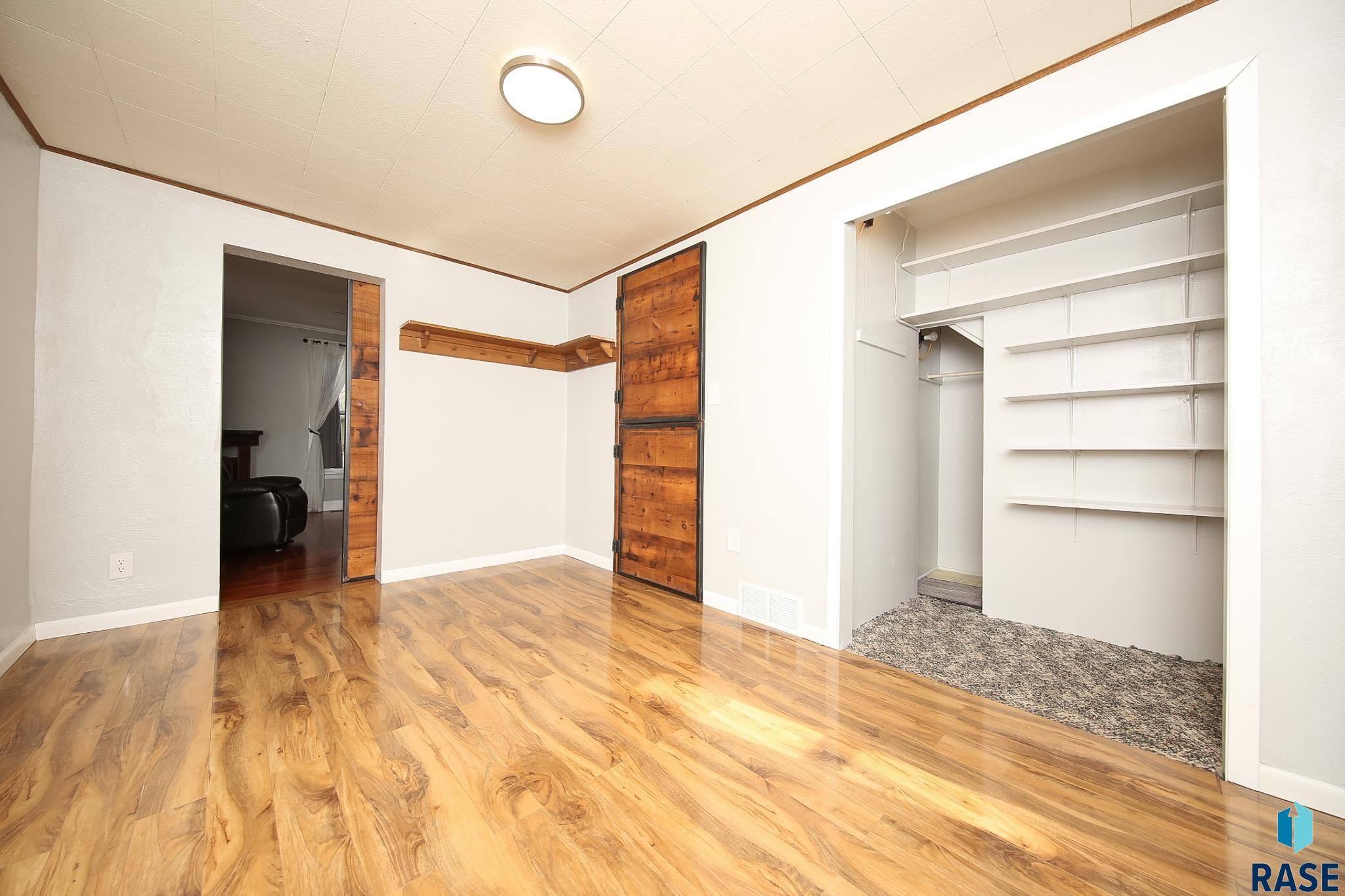 property viewer photo 15