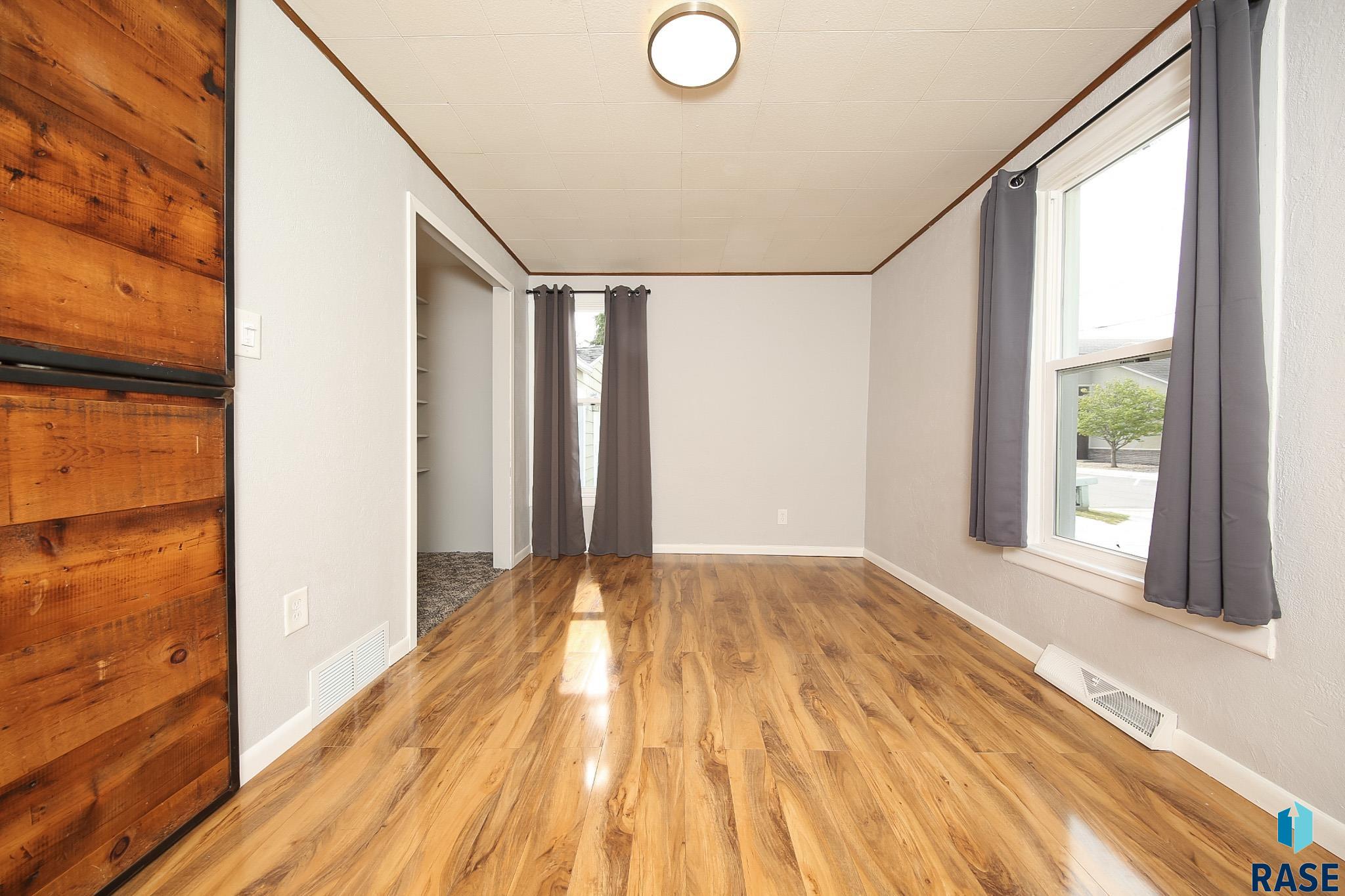 property viewer photo 16