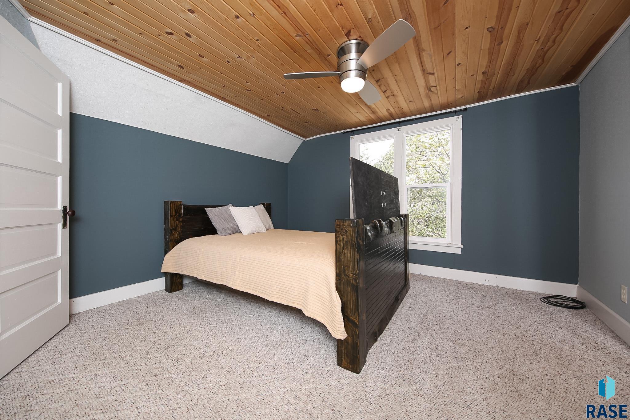 property viewer photo 18