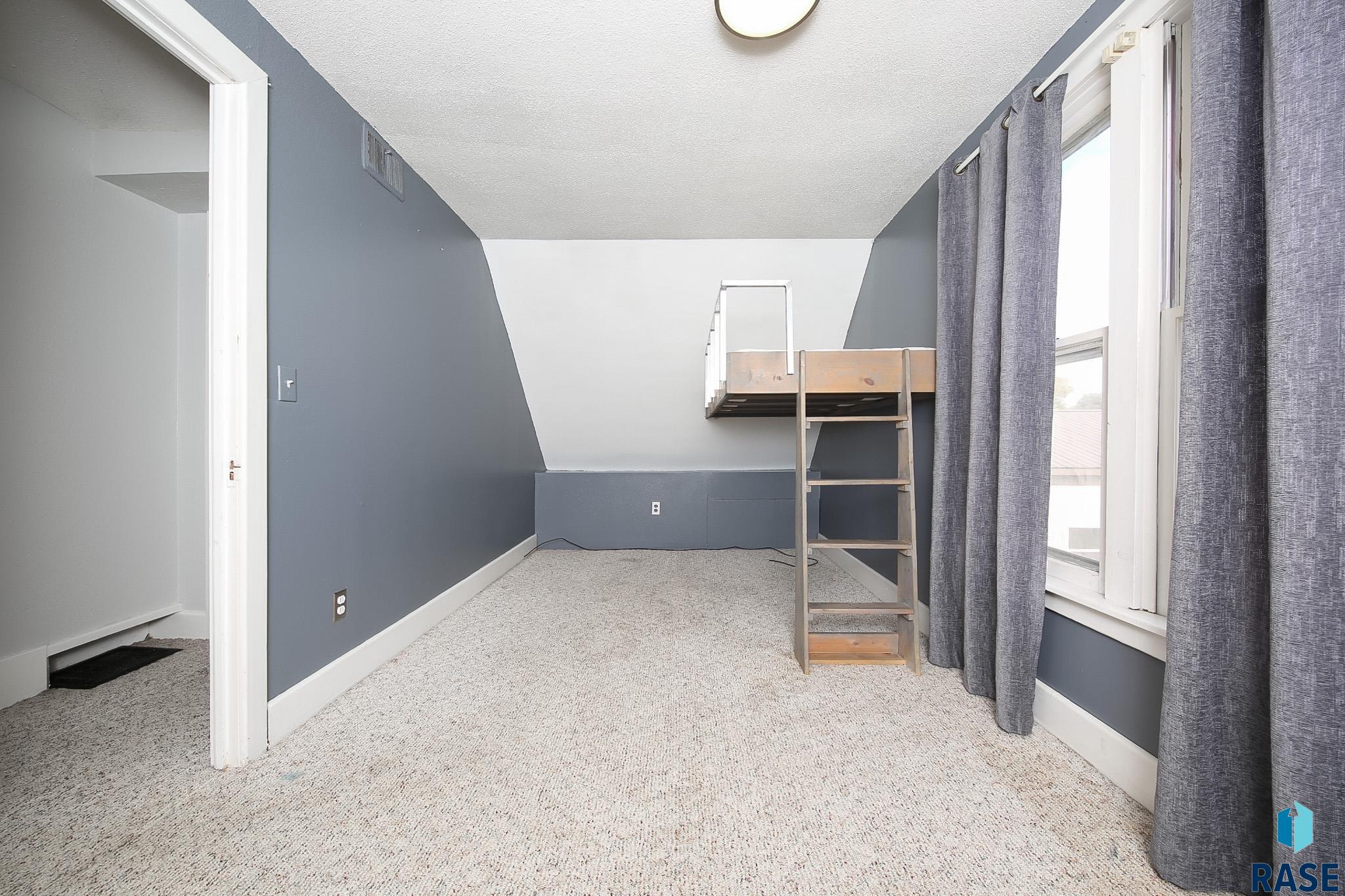 property viewer photo 20