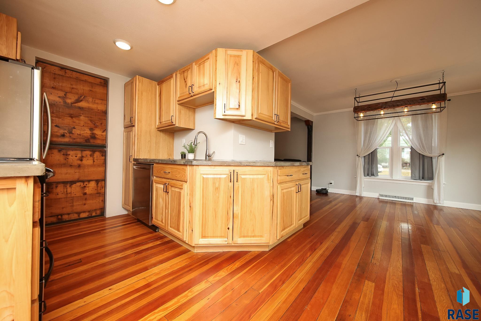 property viewer photo 9