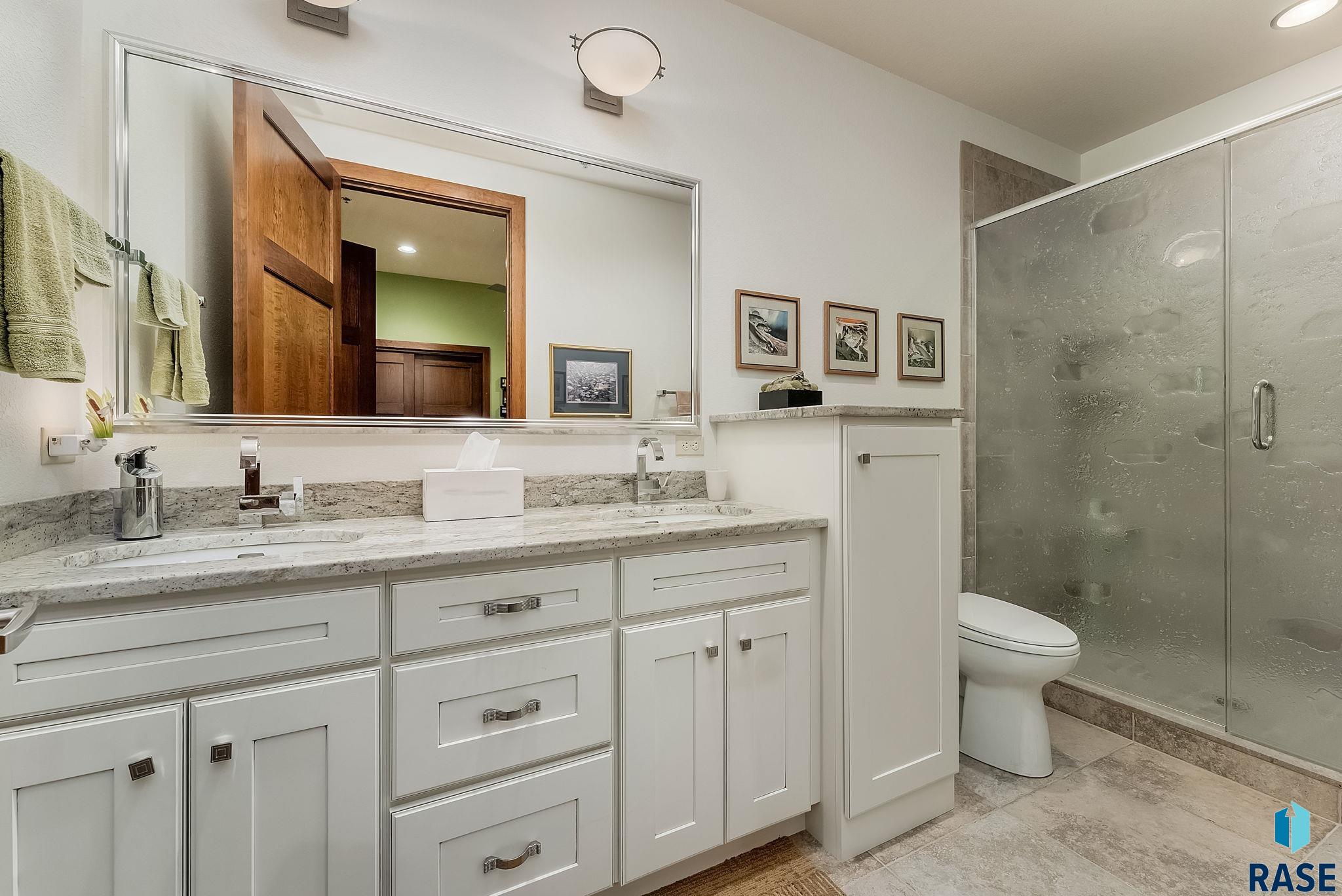property viewer photo 25