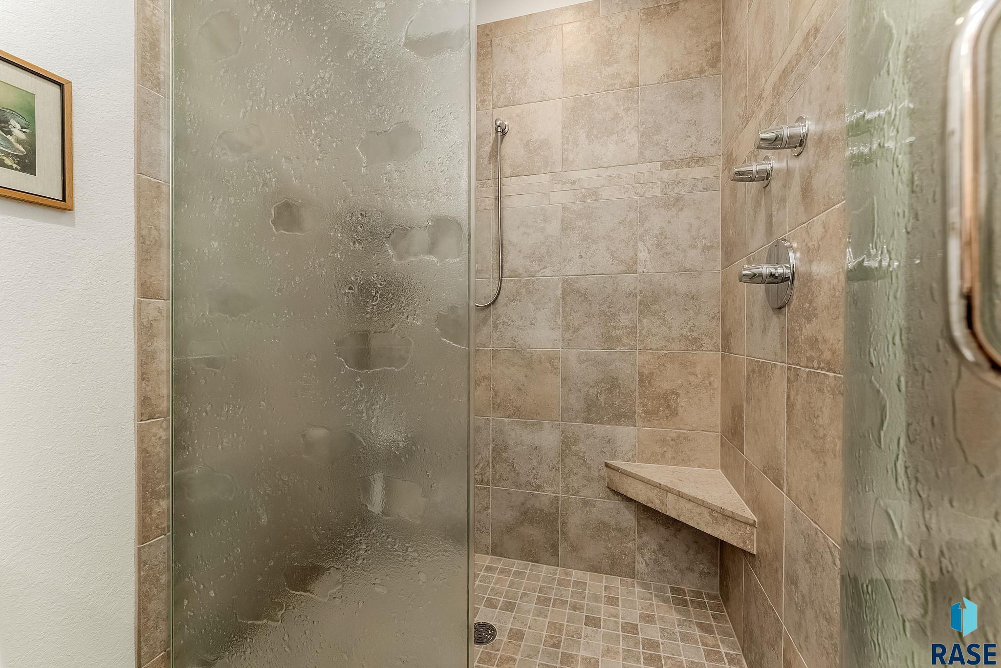 property viewer photo 26