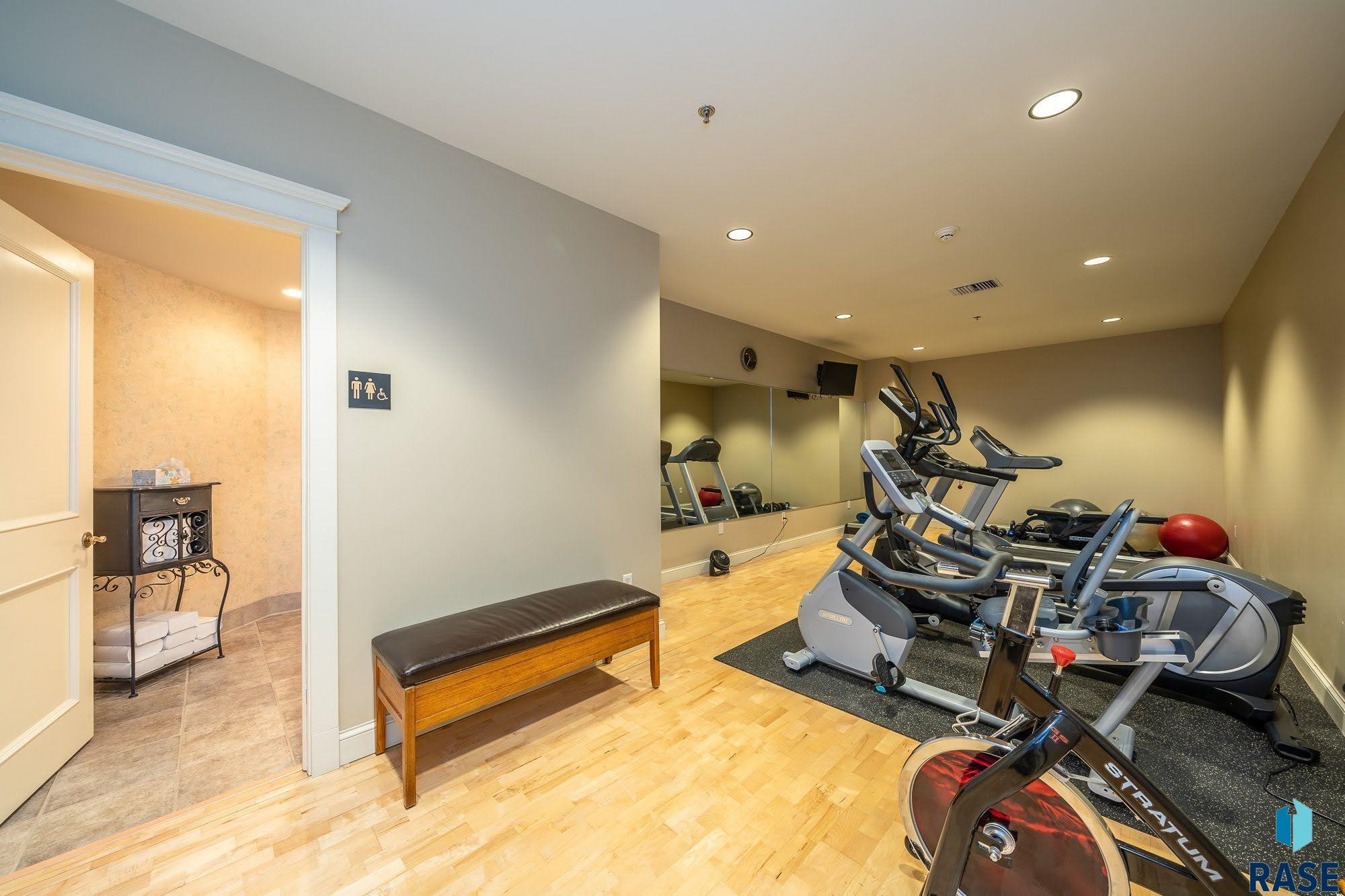 property viewer photo 35