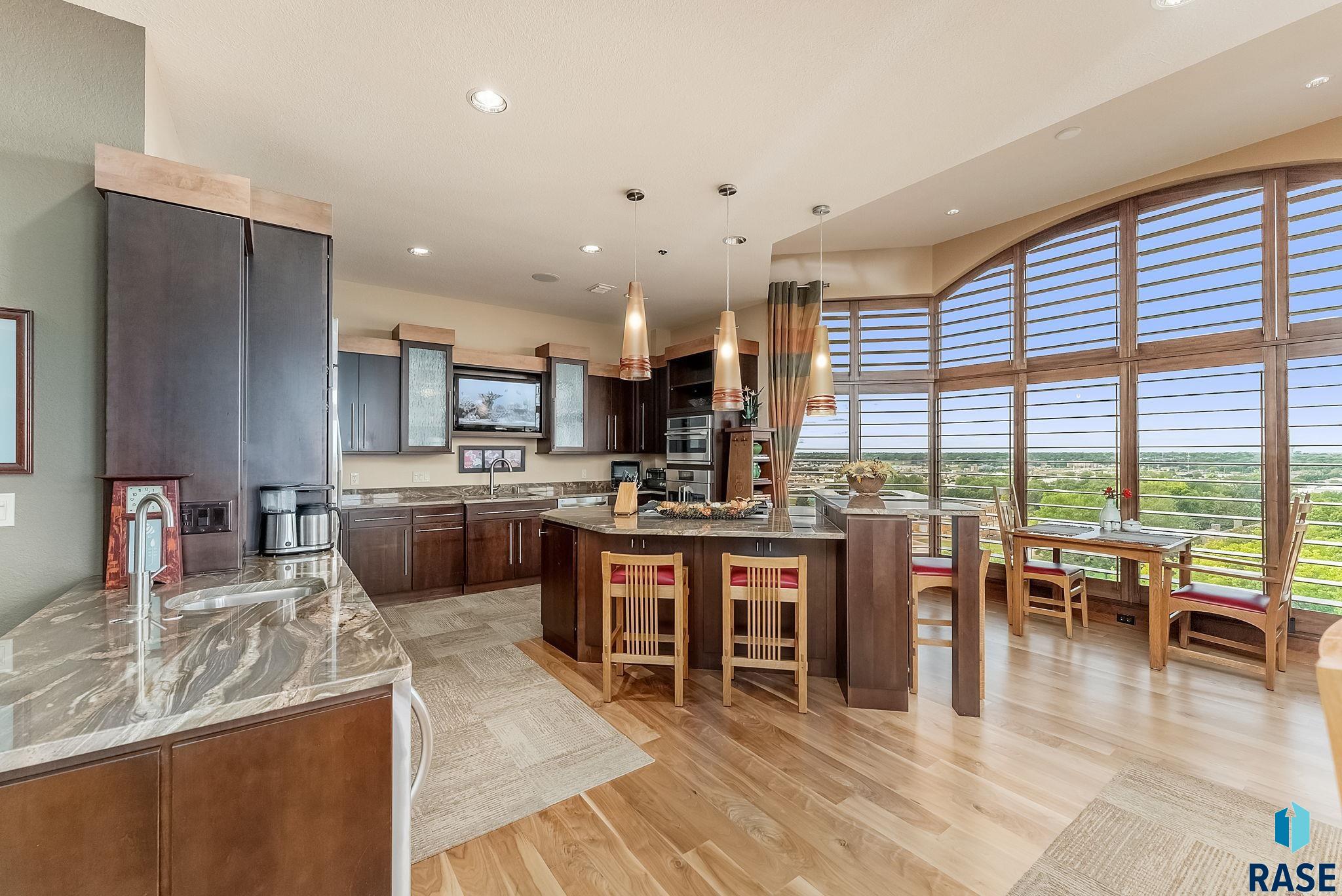 property viewer photo 4