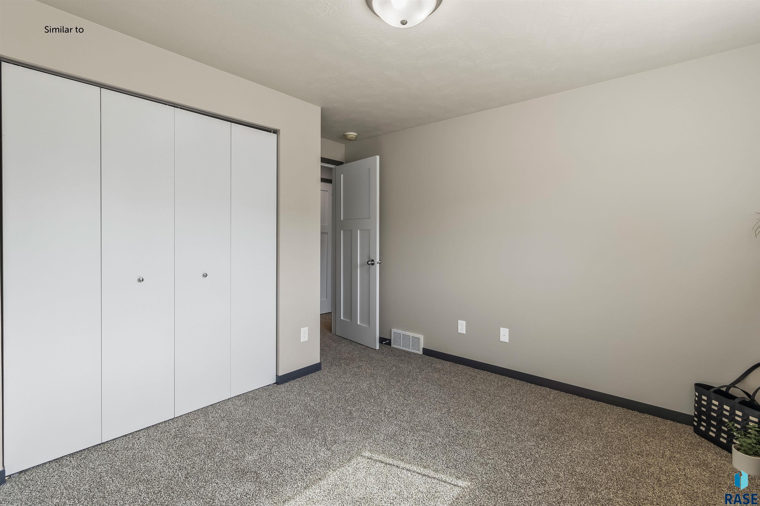 property viewer photo 18