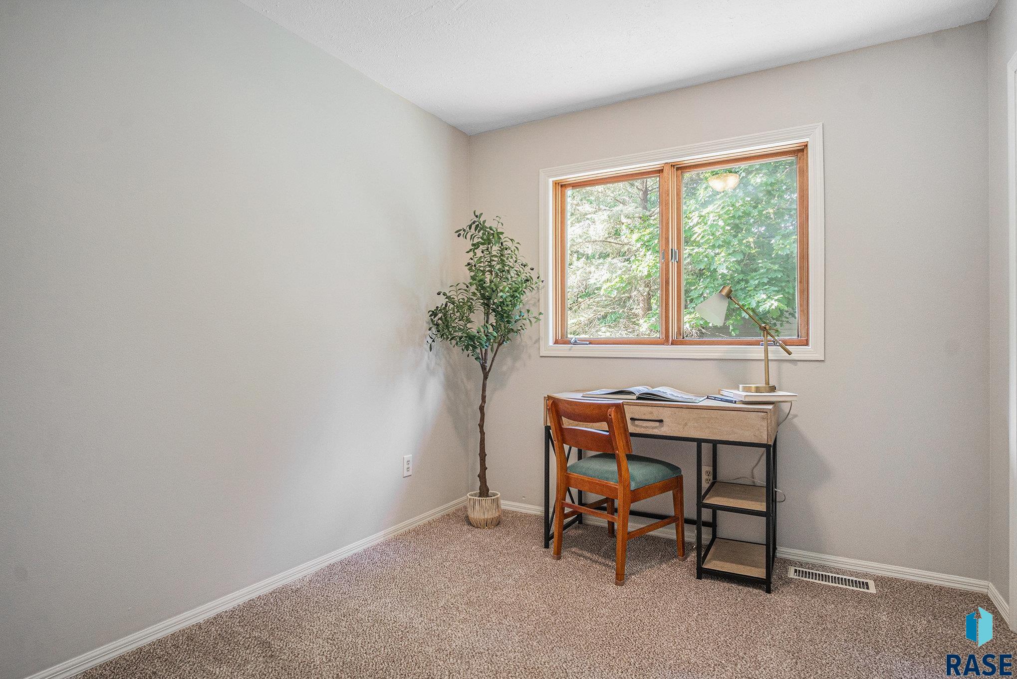 property viewer photo 13