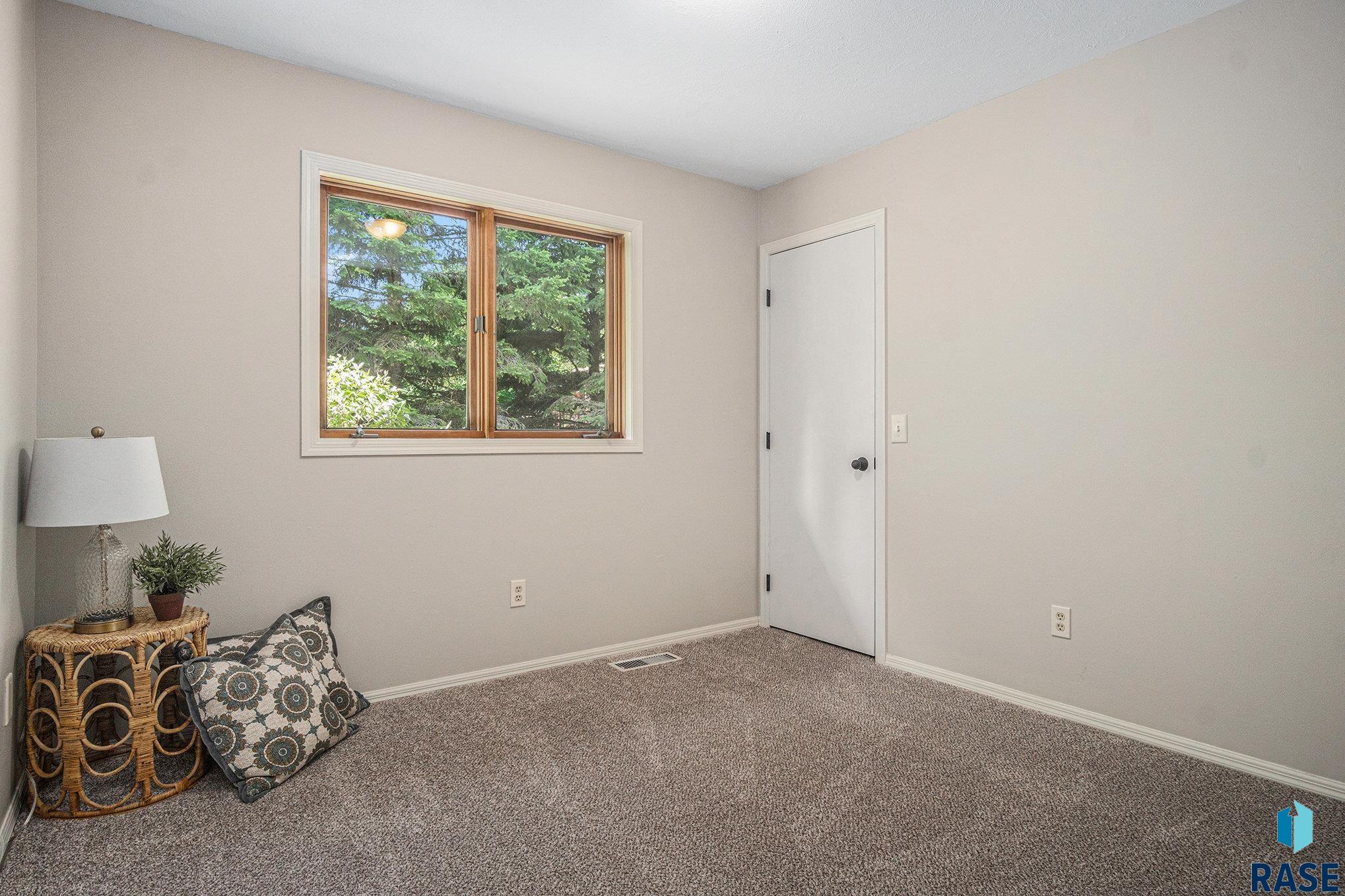 property viewer photo 14