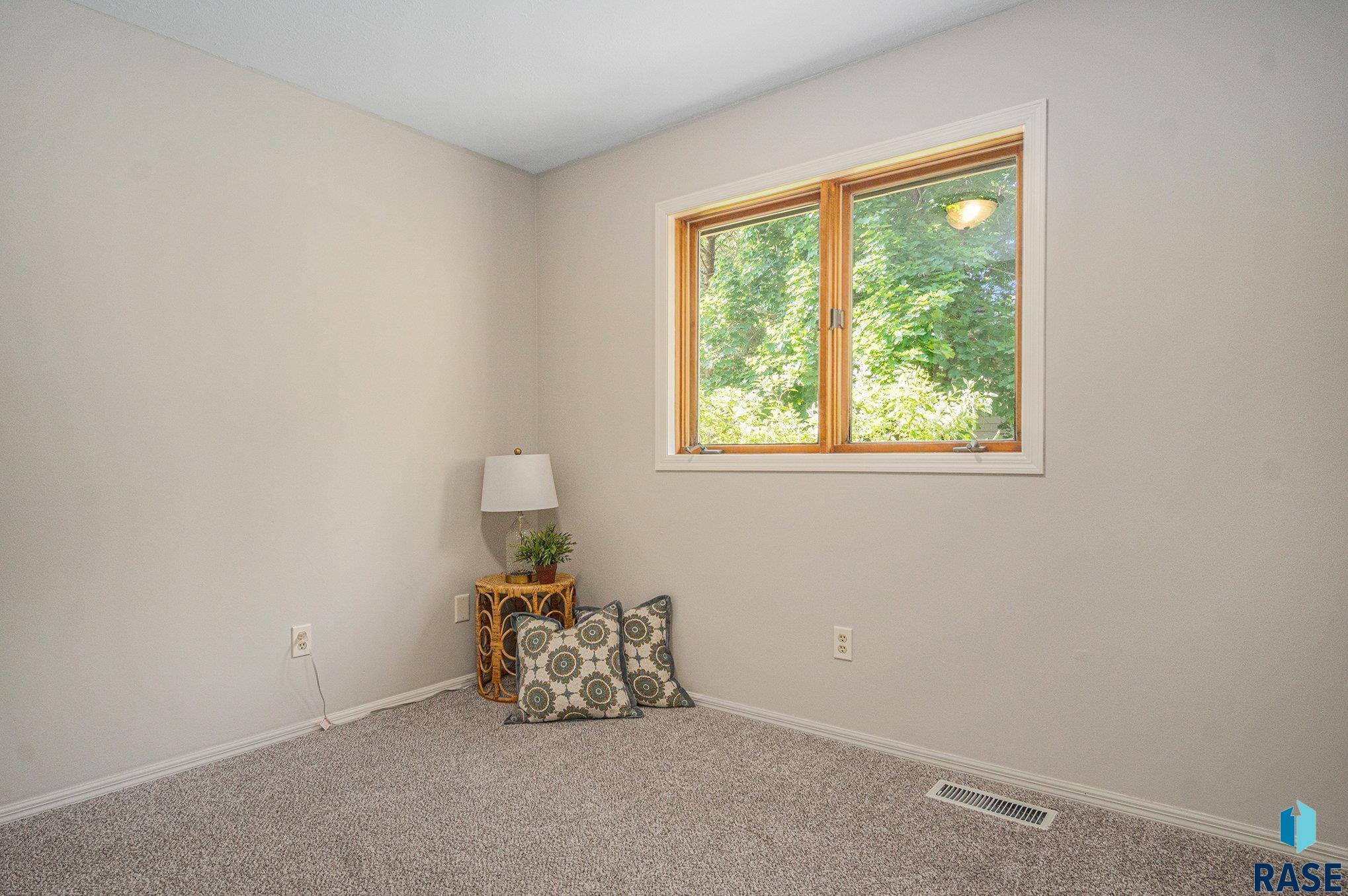 property viewer photo 15