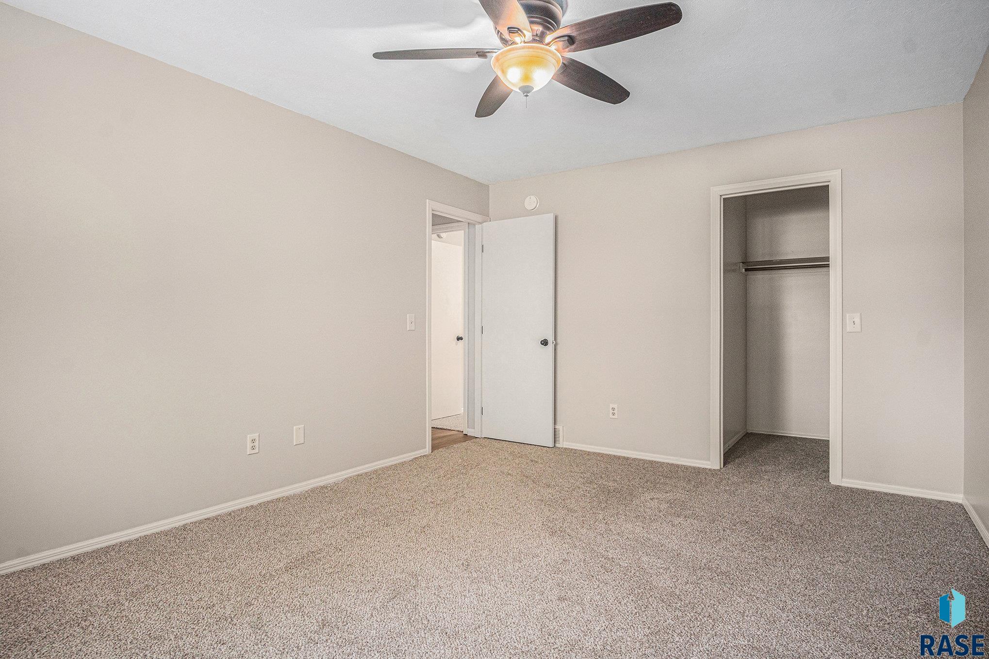 property viewer photo 19