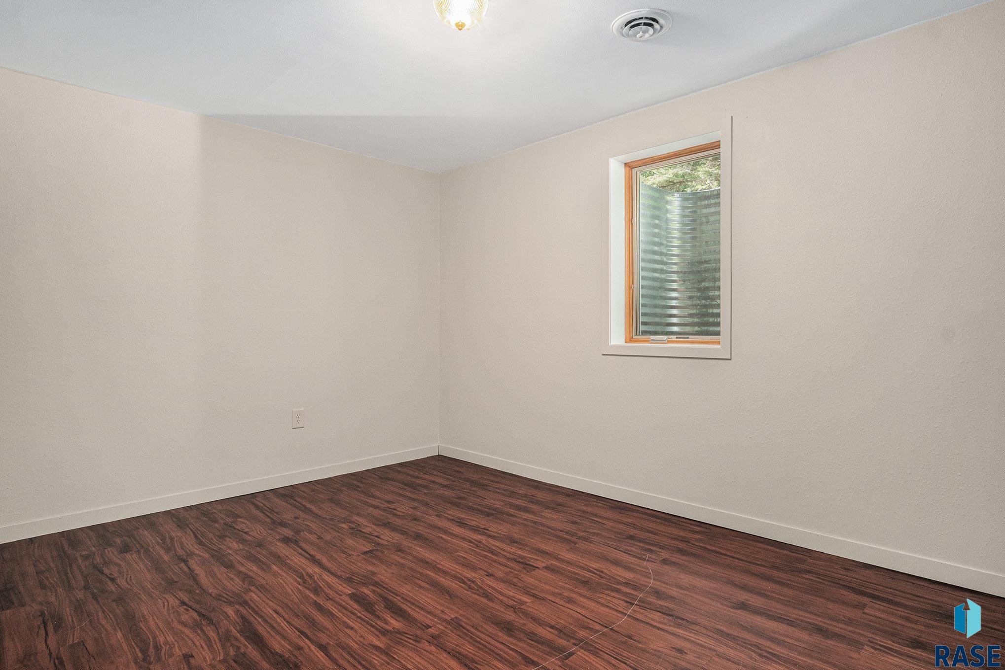 property viewer photo 24
