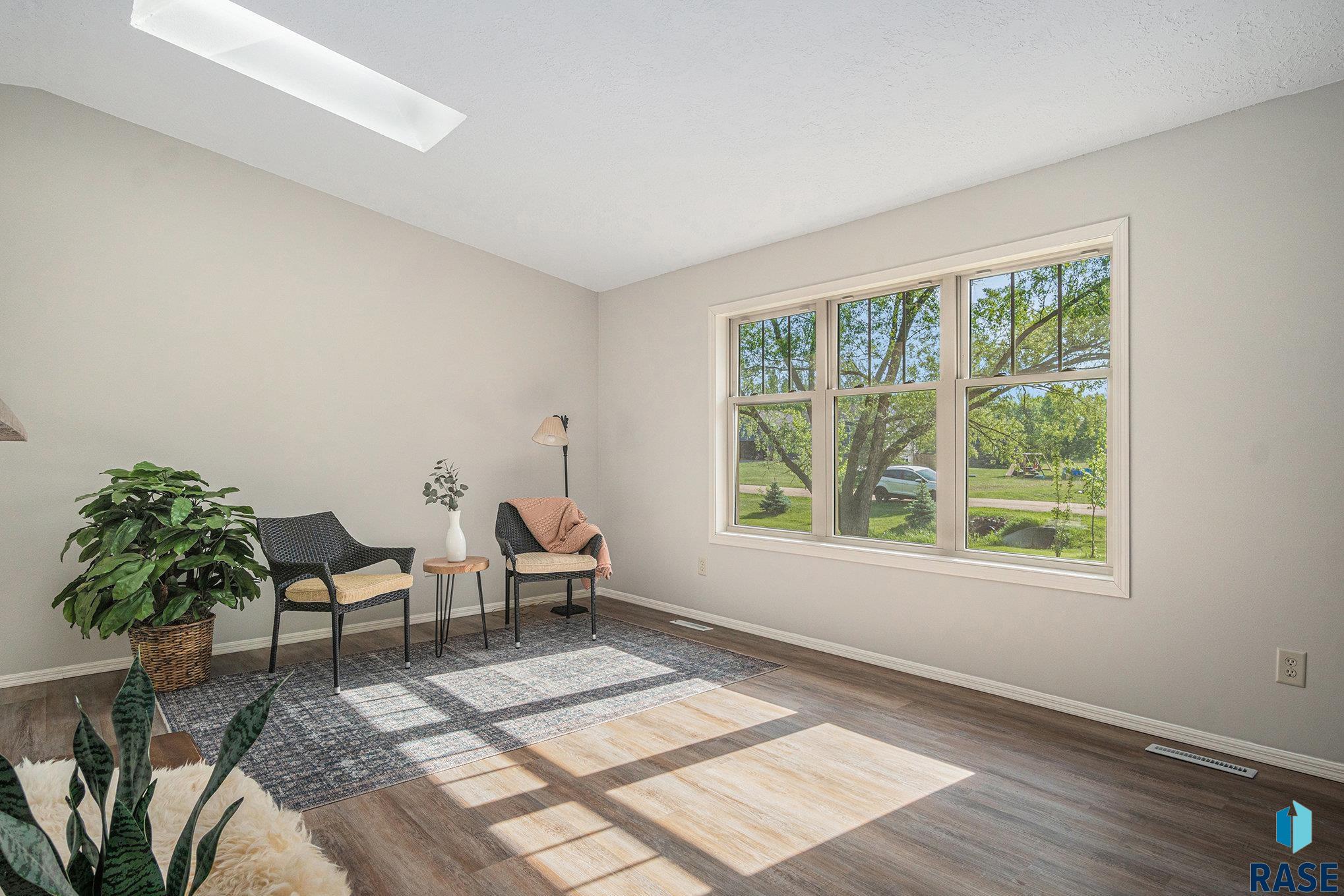 property viewer photo 4